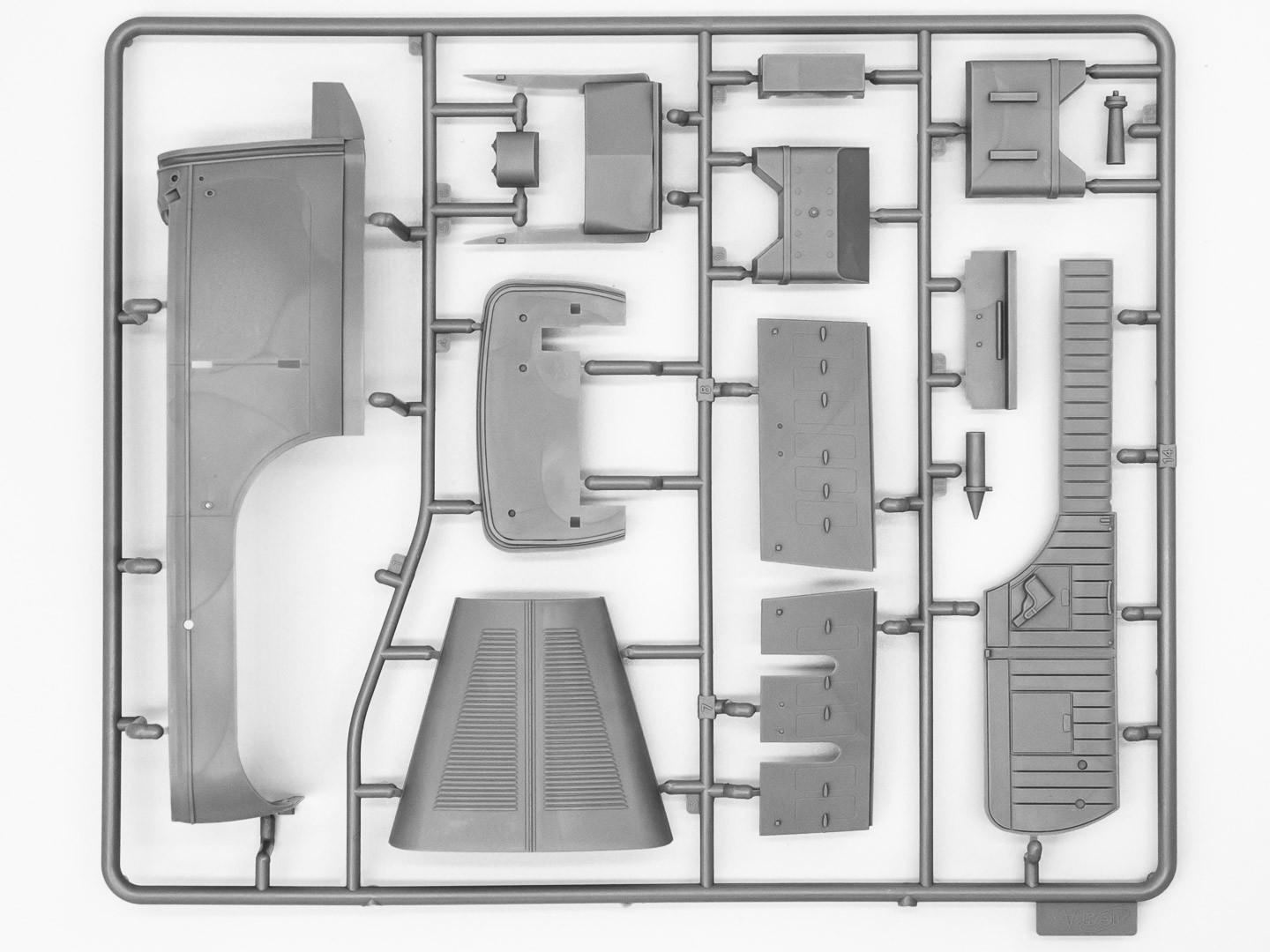 ICM 24011 1/24 TYPE G4 ALMAN MAKAM ARABASI MAKETİ