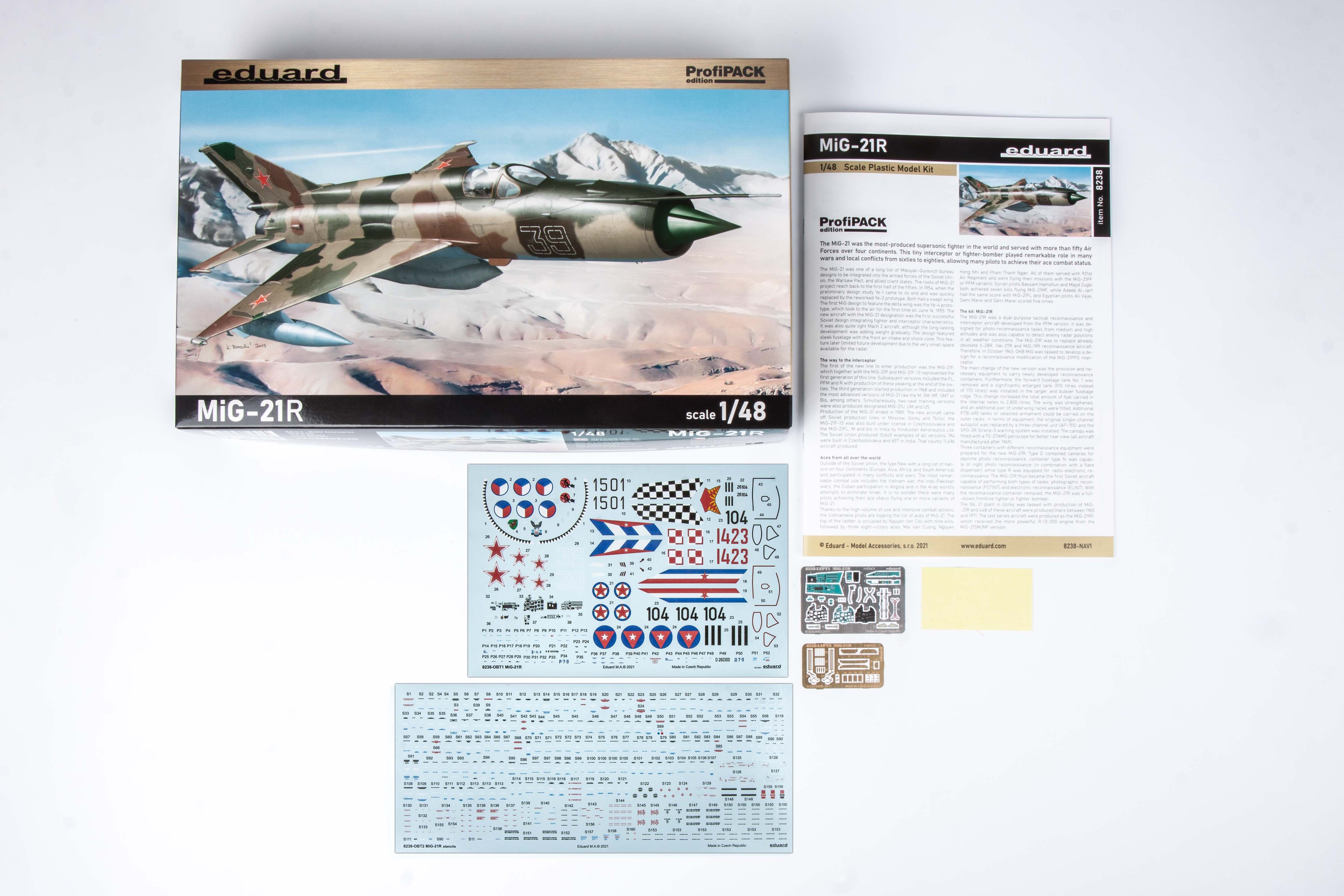 EDUARD 8238 1/48 MiG-21R JET SAVAŞ UÇAĞI MAKETİ