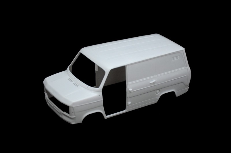 ITALERI 3687 1/24 FORD TRANSIT MK2 KAMYONET MAKETİ