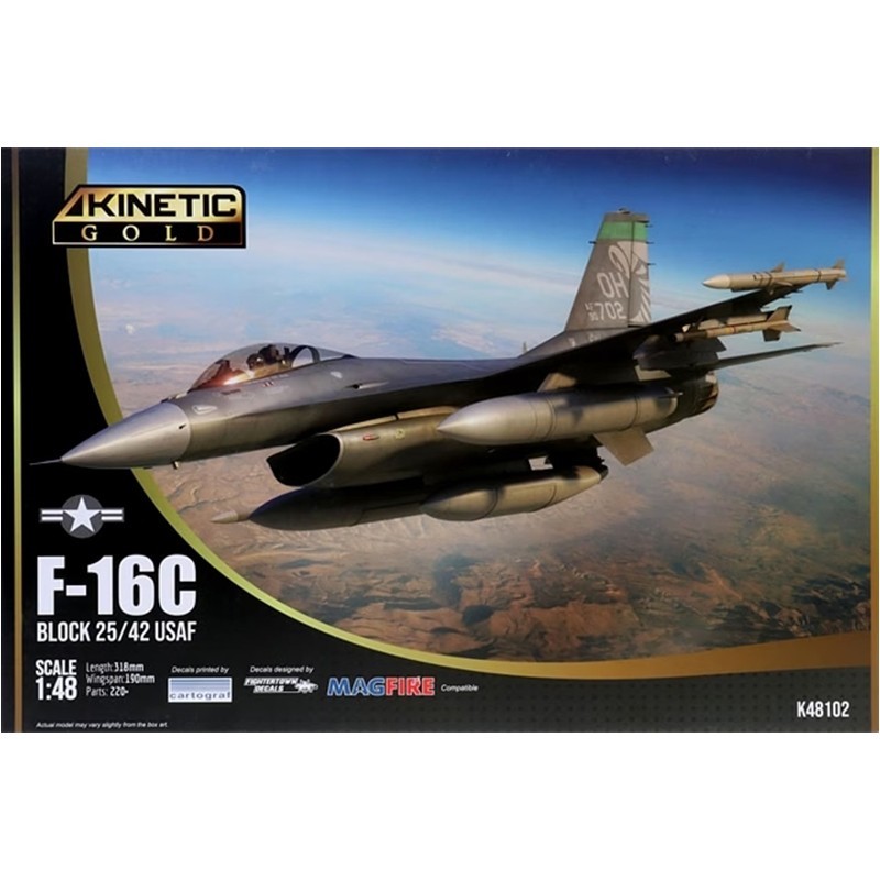 KINETIC MODEL 48102 1/48 F-16C Savaş Uçağı Maketi