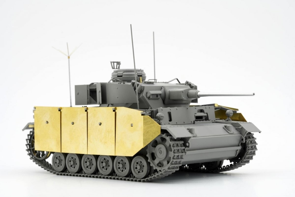 BORDER MODEL 048 1/35 Pz.Bef.Wg.III Ausf.K with Schurzen İKİNCİ DÜNYA SAVAŞI ALMAN TANKI MAKETİ