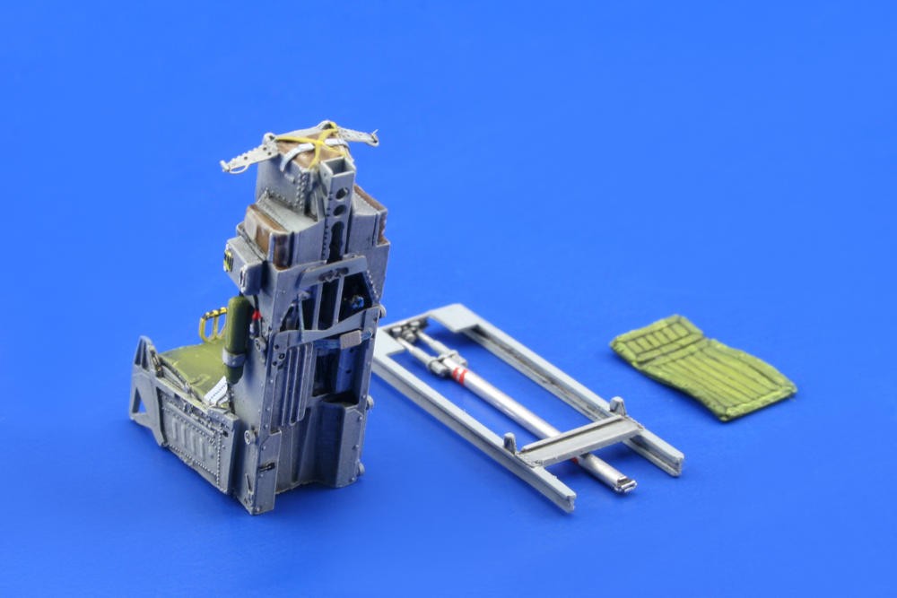 EDUARD 648001 1/48 F-16 EARLY SEAT ERKEN MODEL F-16 FIRLATMA KOLTUĞU