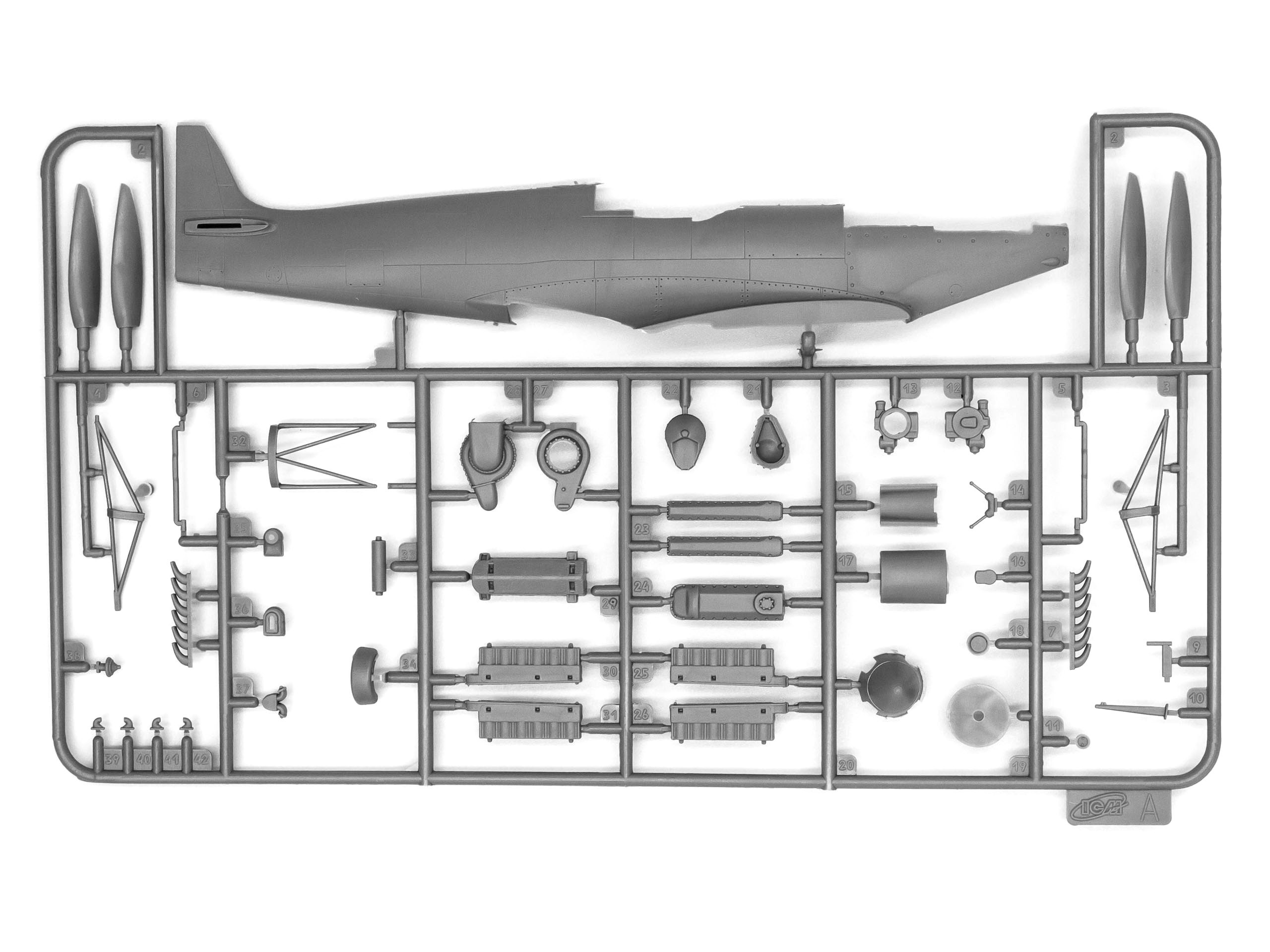 ICM 48066 1/48 Spitfire LF.IXE SAVAŞ UÇAĞI MAKETİ