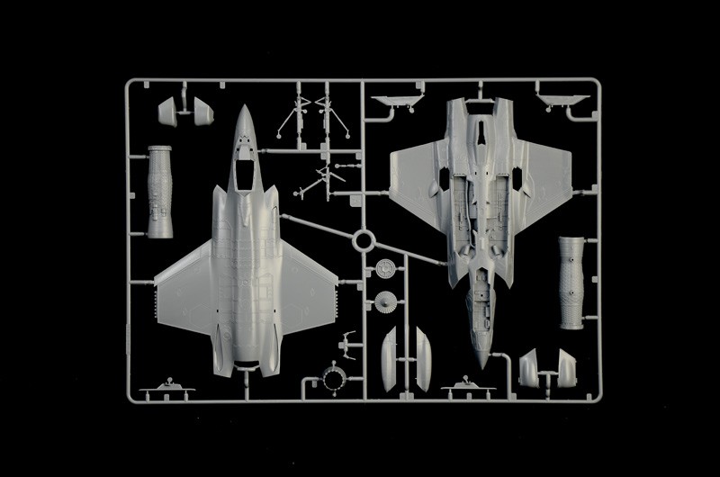 ITALERI 1469 1/72 F-35C Lightning II CATOBAR Version (%100 NEW MOULDS) SAVAŞ UÇAĞI MAKETİ