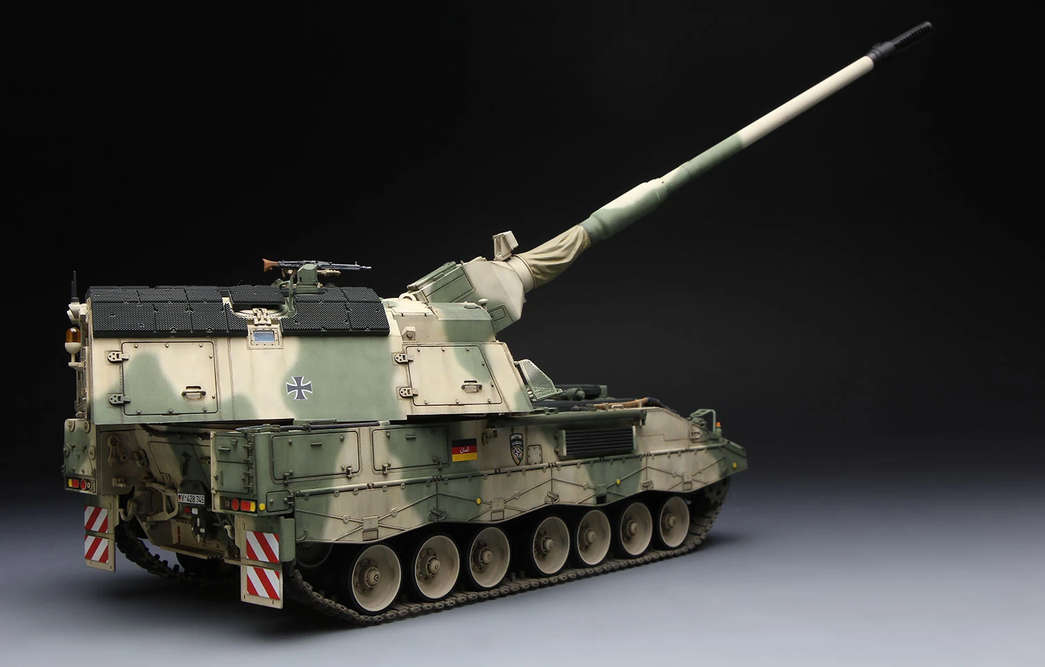 MENG TS-019 1/35 GERMAN SELF-PROPELLED HOWITZER PANZERHAUBITZE 2000 ALMAN KUNDAĞI MOTORLU TOP MAKETİ