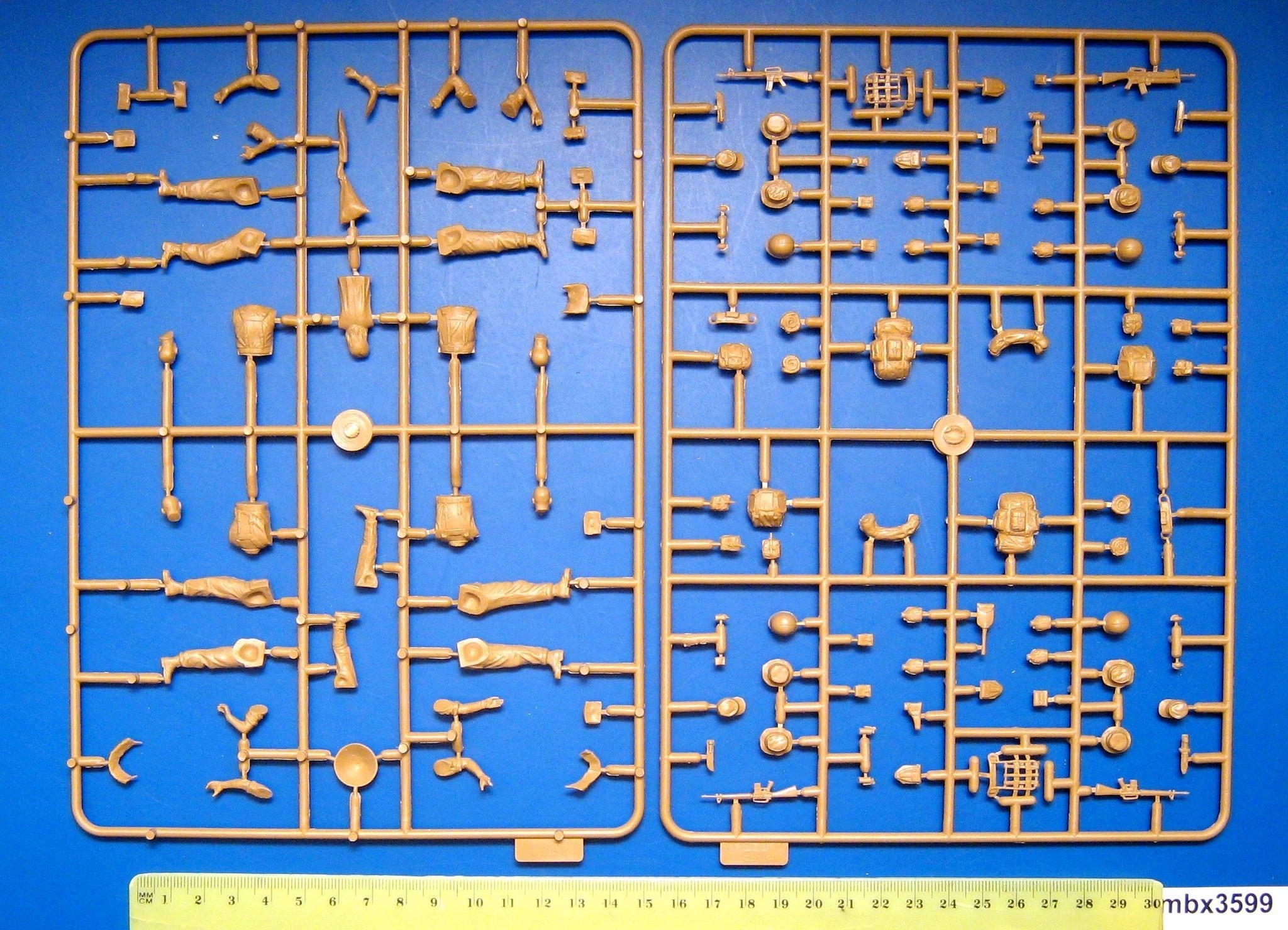 MASTER BOX 1/35 3599 "Patroling. Vietnam War series"