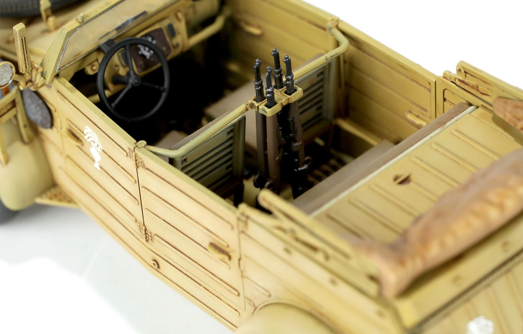 MENG VS-015 1/35 GERMAN Pkw.K1 KÜBELWAGEN TYPE 82 (NORTH AFRICA) ASKERİ ARAÇ MAKETİ