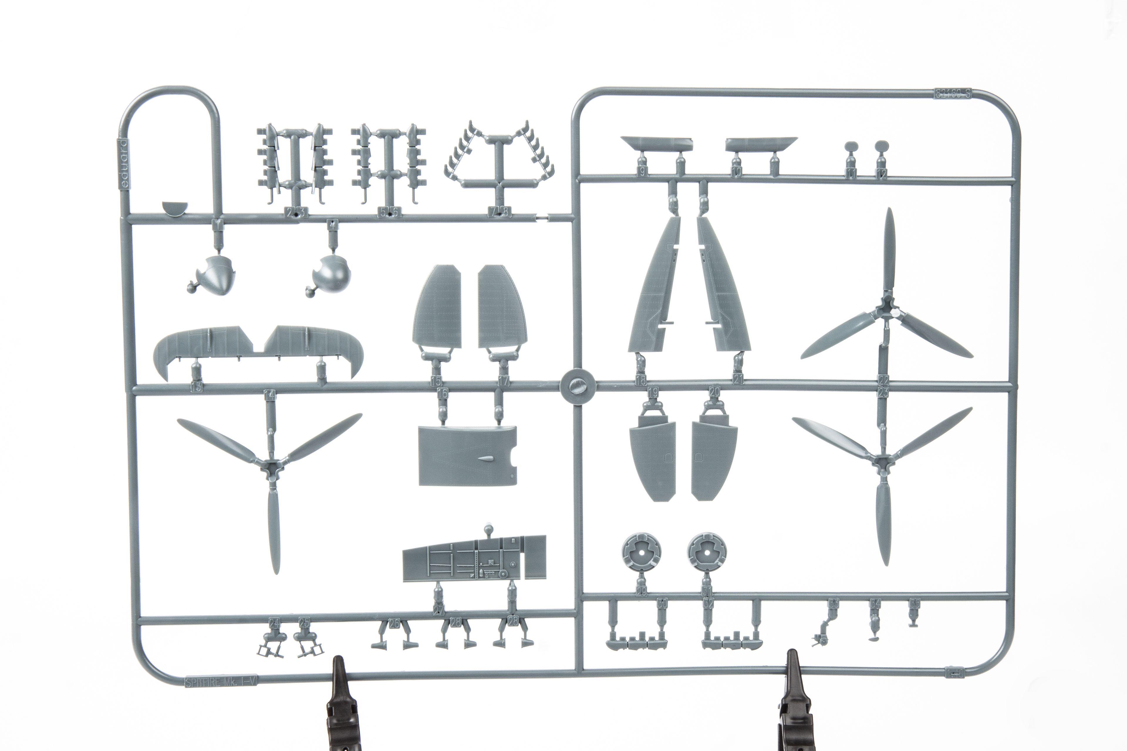 EDUARD 84192 1/48 Spitfire Mk. Vc SAVAŞ UÇAĞI MAKETİ