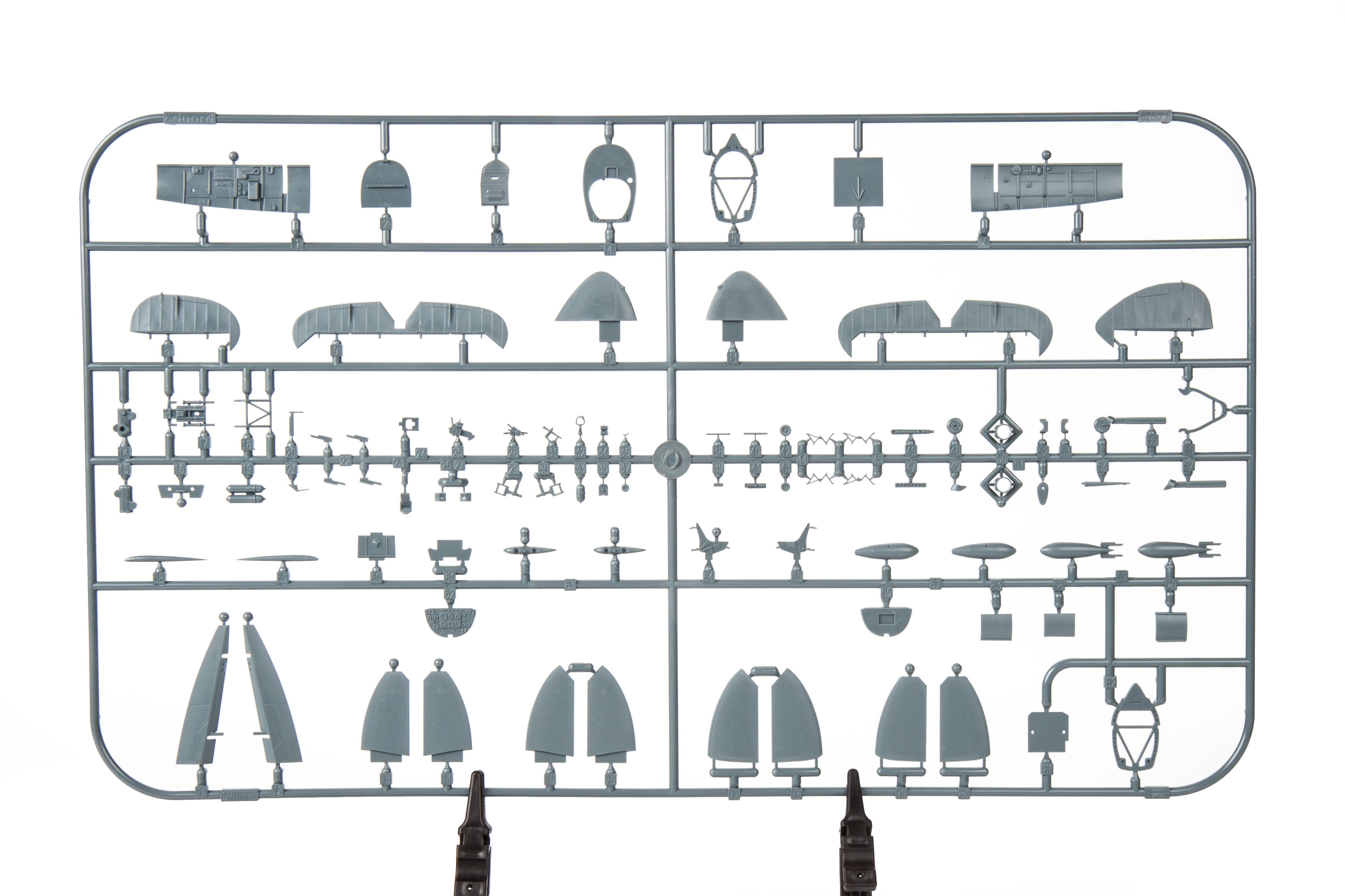 EDUARD 84154 1/48 Spitfire Mk. VIII İNGİLİZ SAVAŞ UÇAĞI MAKETİ