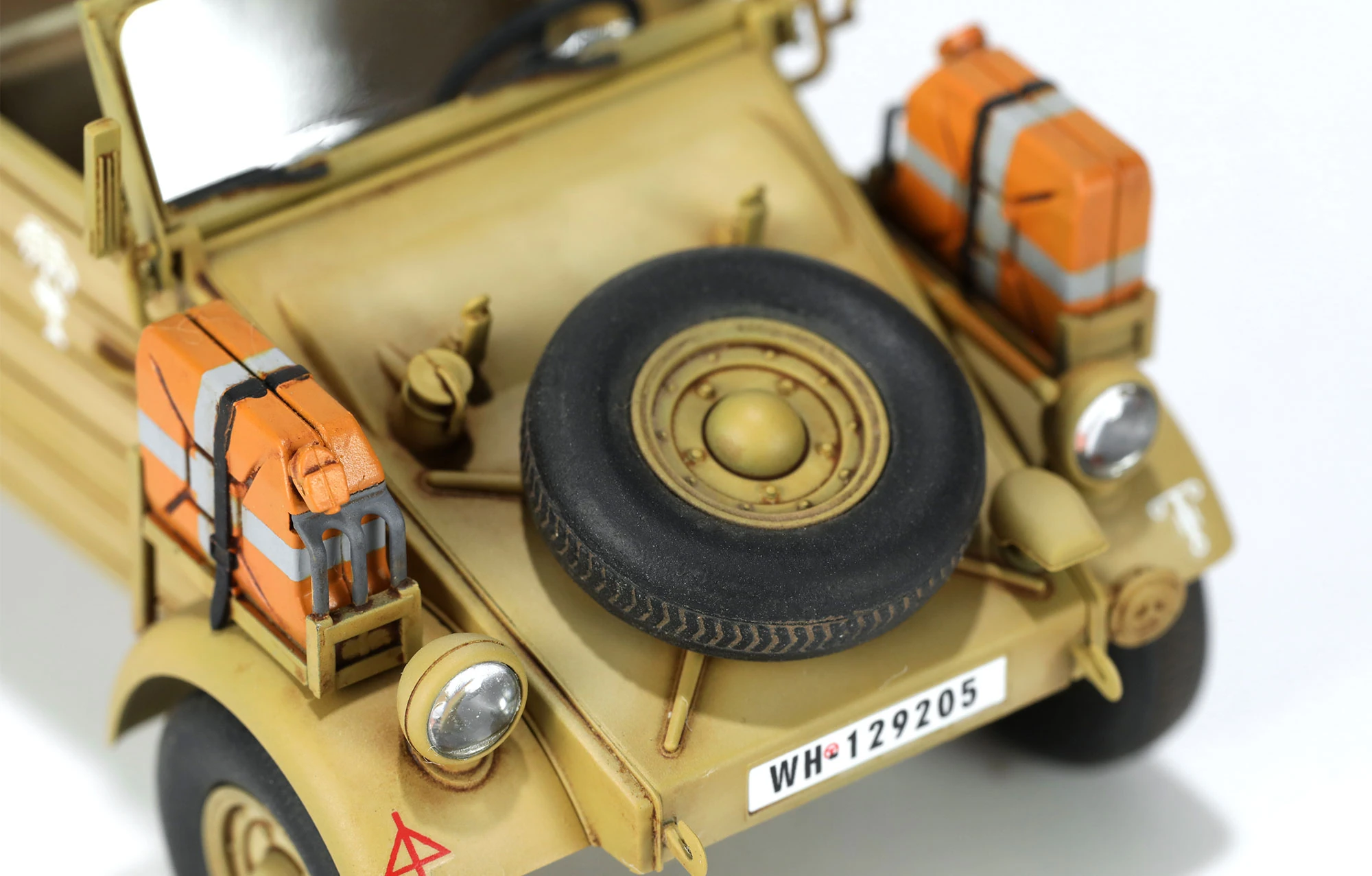 MENG VS-015 1/35 GERMAN Pkw.K1 KÜBELWAGEN TYPE 82 (NORTH AFRICA) ASKERİ ARAÇ MAKETİ