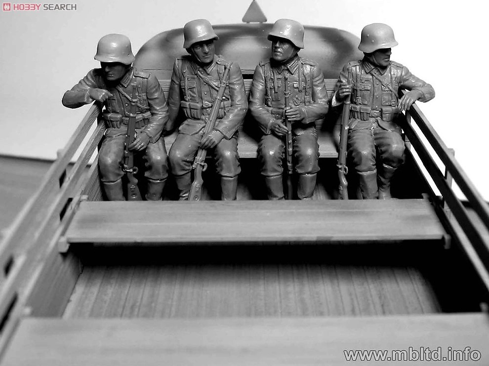 MASTER BOX 1/35 35137 “German Infantry "Off to the front" Vehicle riders, WW II Era”