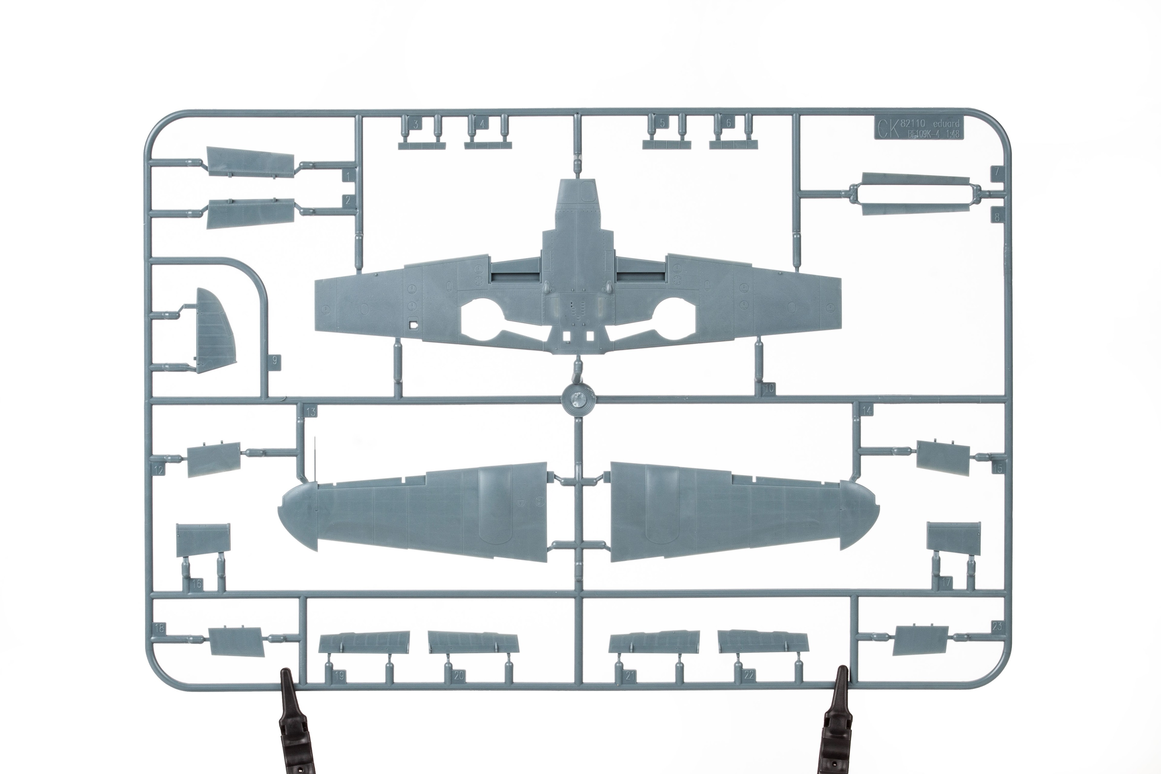 EDUARD 82166 1/48 Bf 109K-4 SAVAŞ UÇAĞI MAKETİ