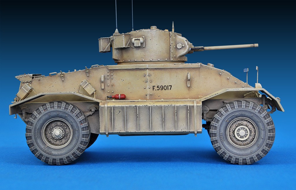 MINIART 35152 1/35 AEC Mk I Zırhlı Araç Maketi