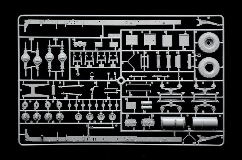 ITALERI 6554 1/35 M978 FUEL SERVICING TRUCK ASKERİ KARA ARACI MAKETİ