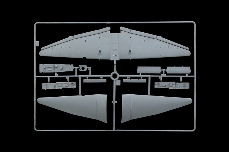 ITALERI 2769 1/48 JU 87 B-2/R-2 "PICCHIATELLO" ASKERİ UÇAK MAKETİ