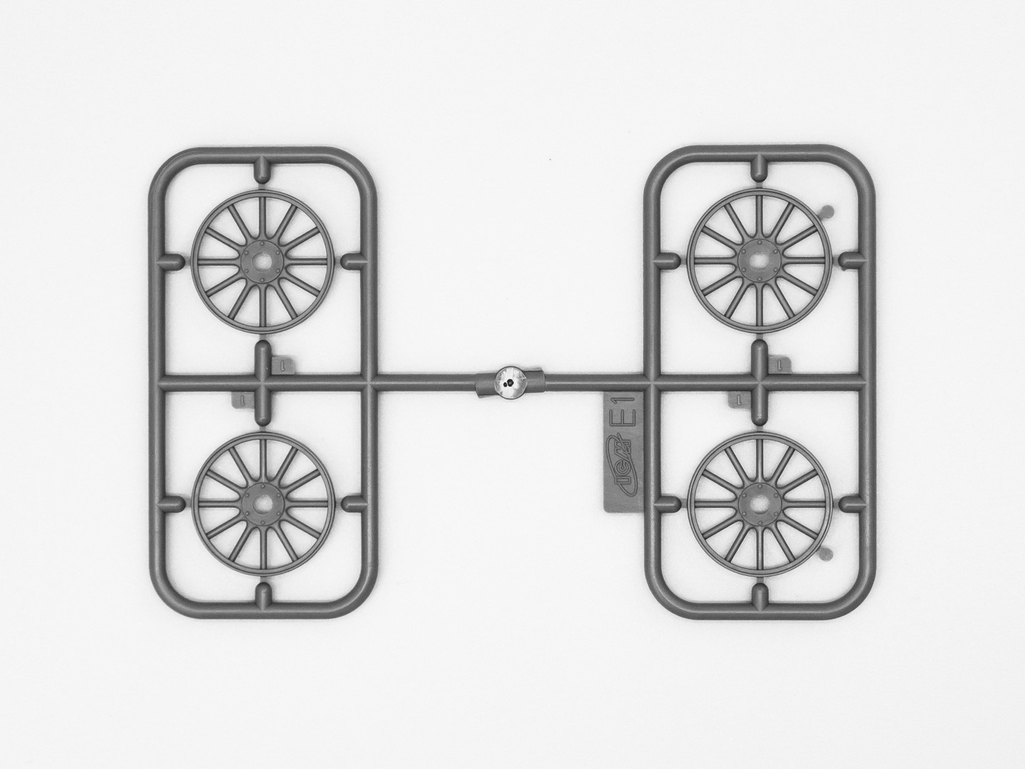 ICM 24002 1/24 FORD MODEL T 1911 ARABA MAKETİ