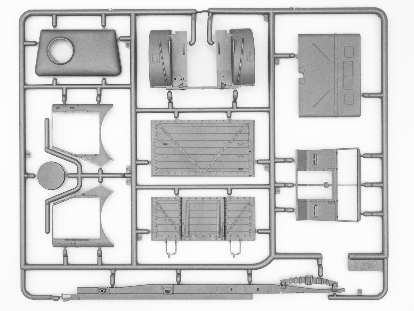 ICM 35507 1/35 MODEL WOT 6 İNGİLİZ KAMYON MAKETİ