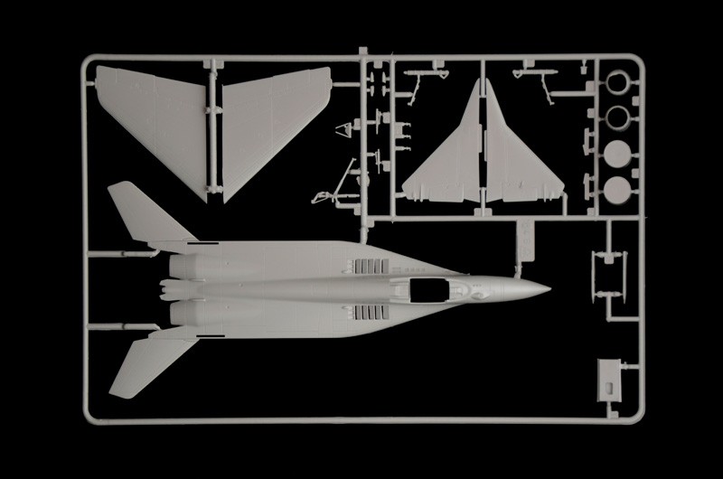 ITALERI 1377 1/72 MIG - 29A FULCRUM SAVAŞ UÇAĞI MAKETİ