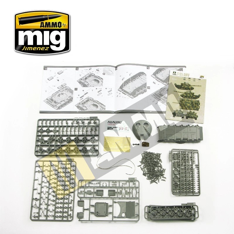 TAKOM 2042 1/35 Russian Medium Tank T-55 AMV TANK MAKETİ
