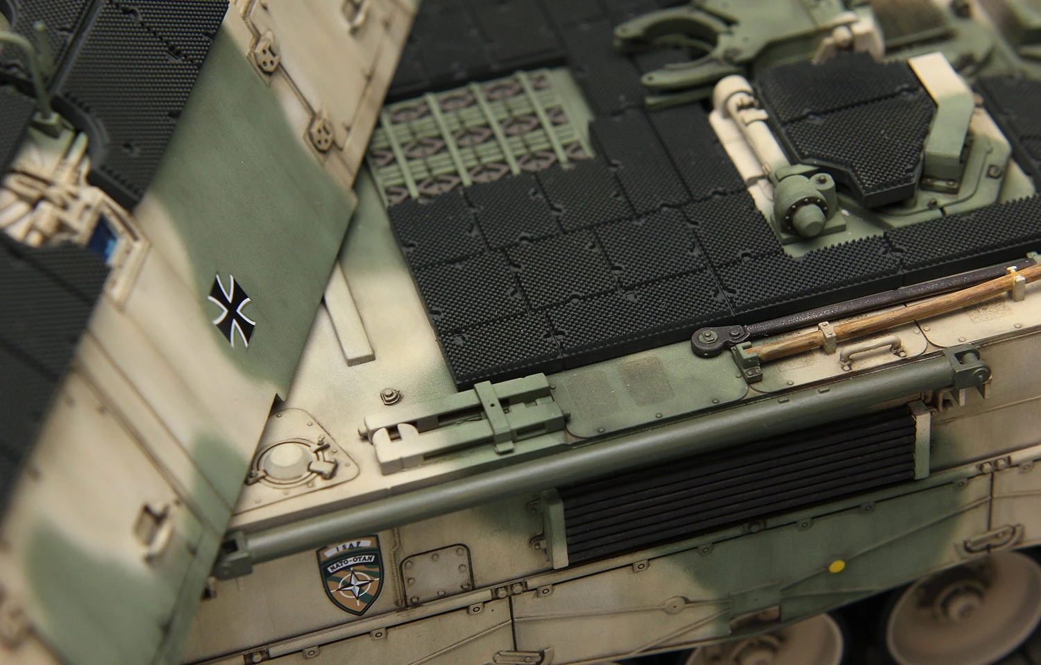 MENG TS-019 1/35 GERMAN SELF-PROPELLED HOWITZER PANZERHAUBITZE 2000 ALMAN KUNDAĞI MOTORLU TOP MAKETİ