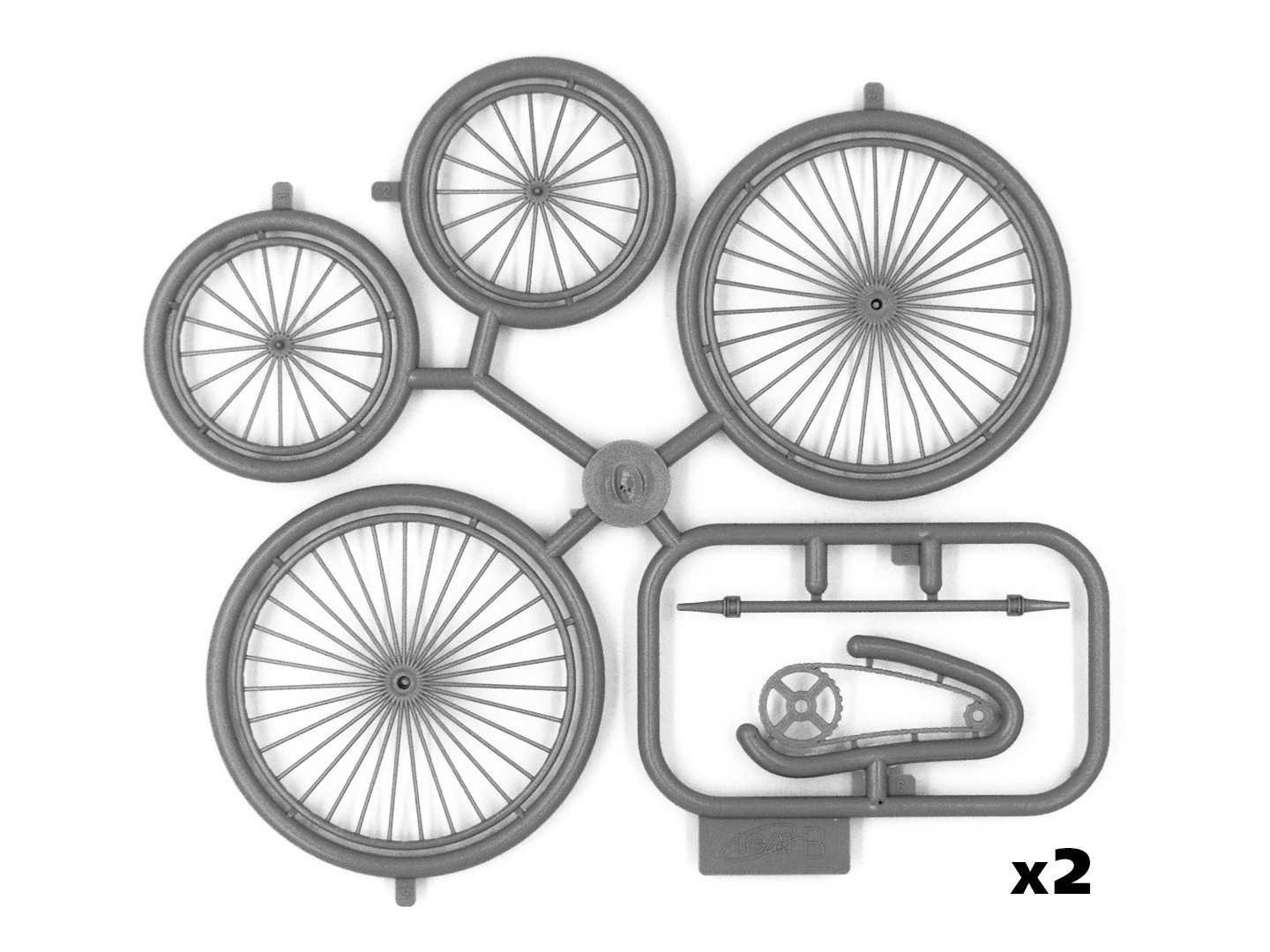 ICM 24042 1/24 BENZ PATENT - MOTORWAGEN 1886 ÜÇ TEKERLİ KOLAY BİRLEŞİM ARABA MAKETİ