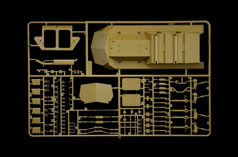 ITALERI 6588 1/35 LAV-AT ASKERİ ZIRHLI ARAÇ MAKETİ