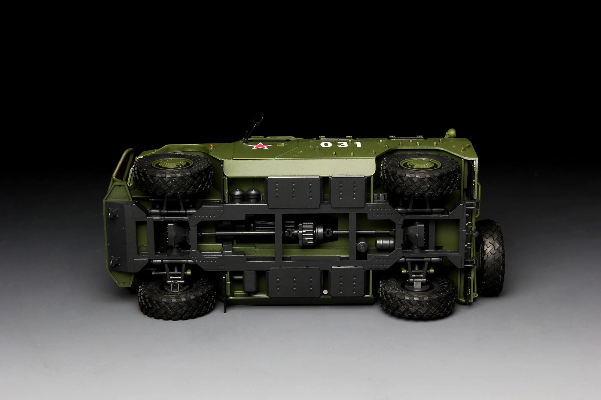 MENG VS-003 1/35 RUSSIAN ARMORED HIGH-MOBILITY VEHICLE GAZ-233014 STS “TIGER” ASKERİ ARAÇ MAKETİ