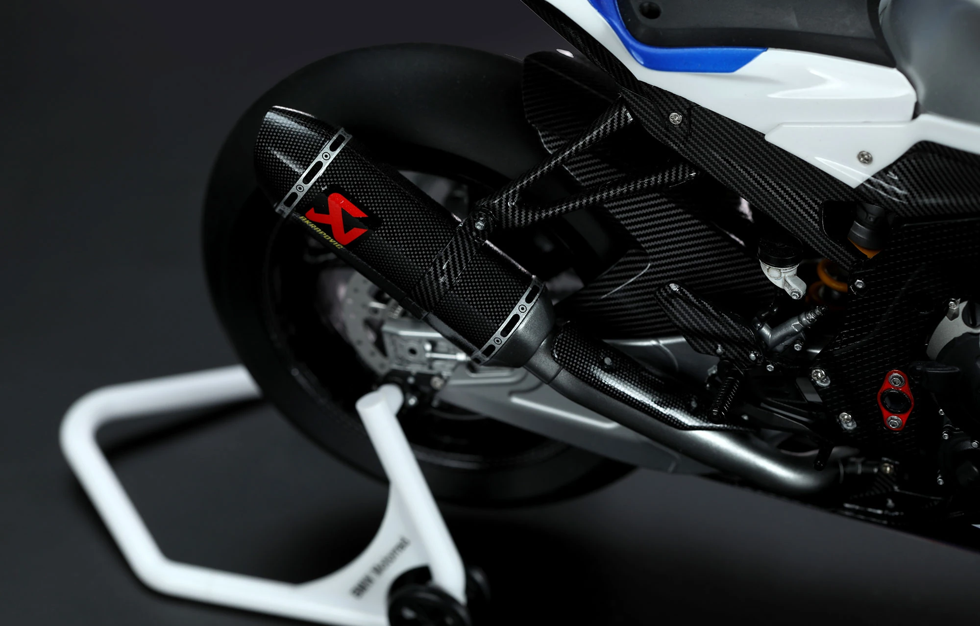 MENG MT-004 1/9 BMW HP4 RACE MOTORSİKLET MAKETİ