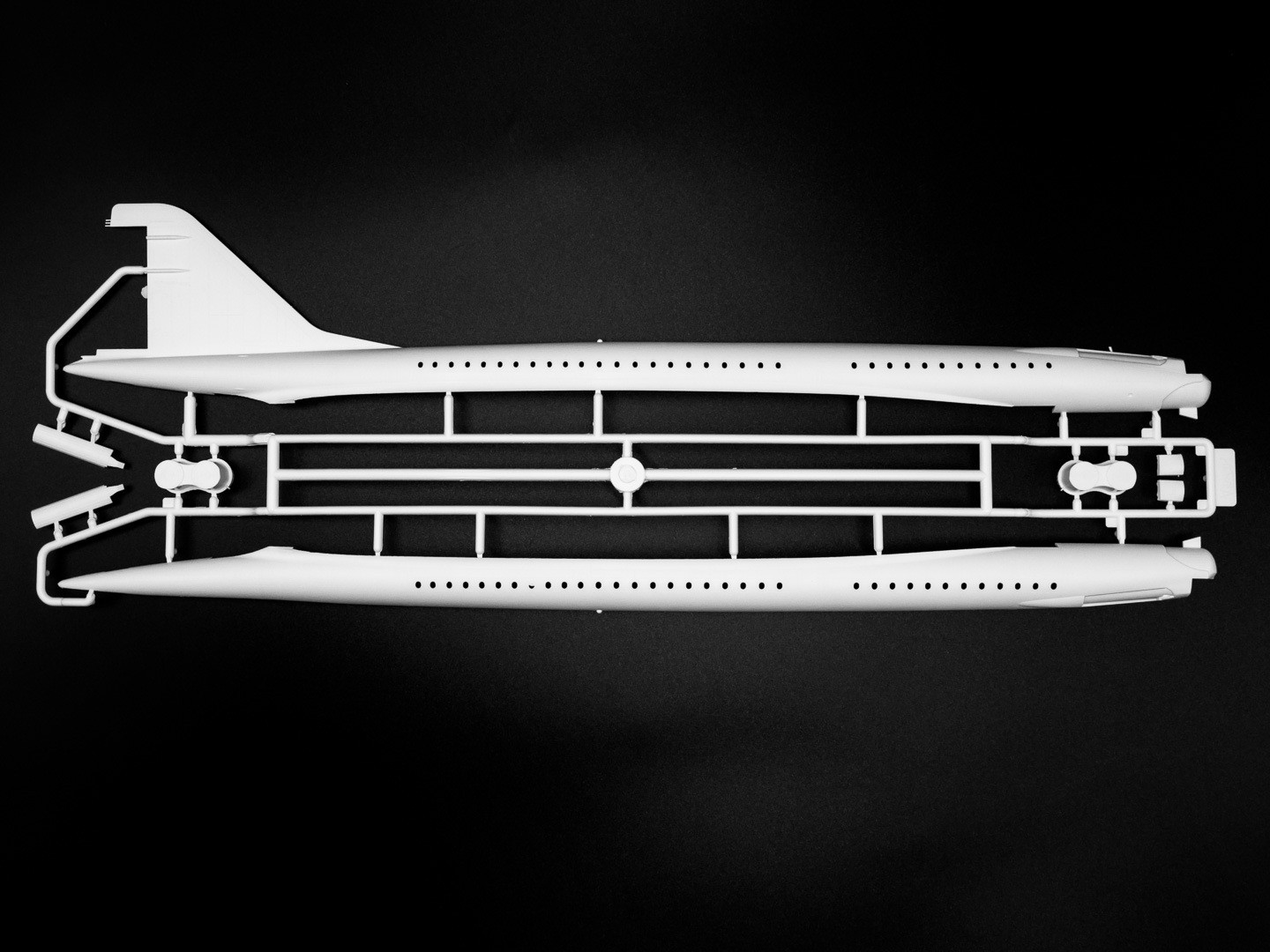 ICM 14402 1/144 Tupolev-144D Soviet Supersonic Passenger Aircraft YOLCU UÇAĞI MAKETİ