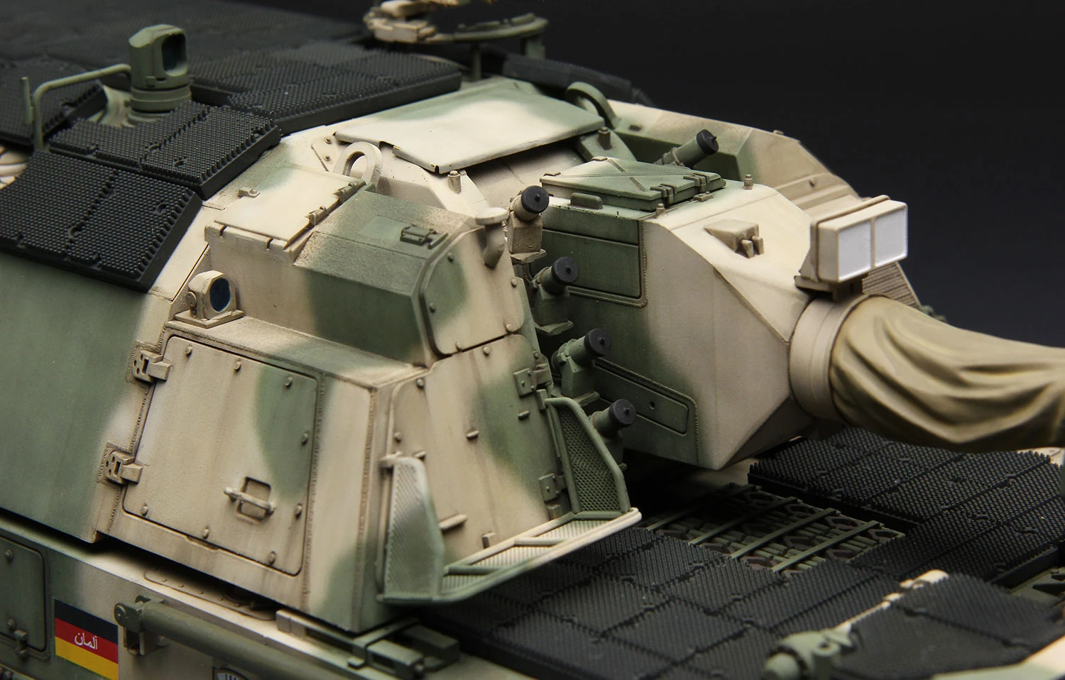 MENG TS-019 1/35 GERMAN SELF-PROPELLED HOWITZER PANZERHAUBITZE 2000 ALMAN KUNDAĞI MOTORLU TOP MAKETİ