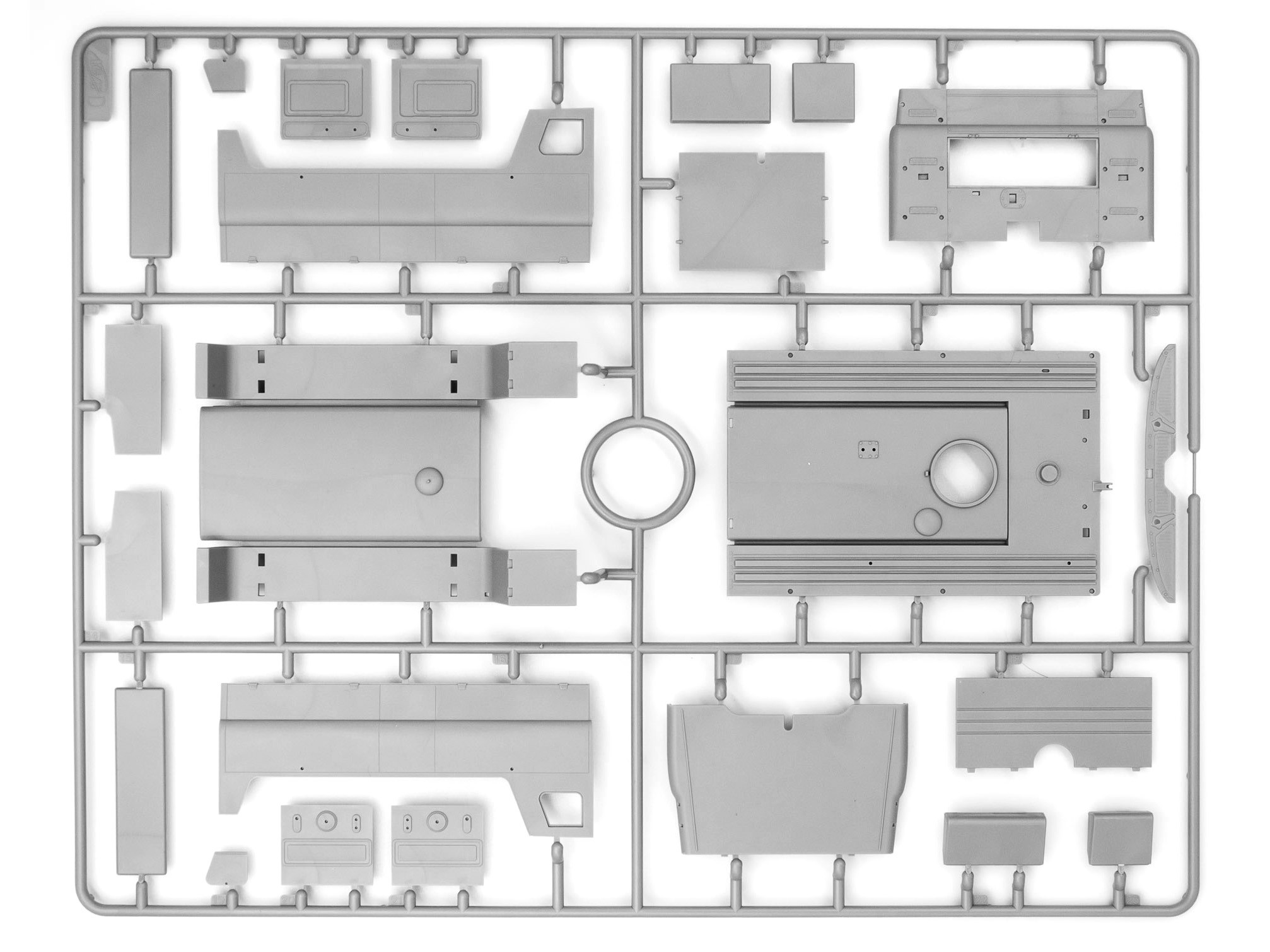 ICM 35519 1/35 AC-40-137A SOVYET İTFAİYE KAMYONU MAKETİ