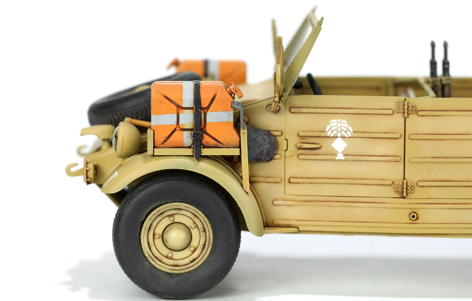 MENG VS-015 1/35 GERMAN Pkw.K1 KÜBELWAGEN TYPE 82 (NORTH AFRICA) ASKERİ ARAÇ MAKETİ