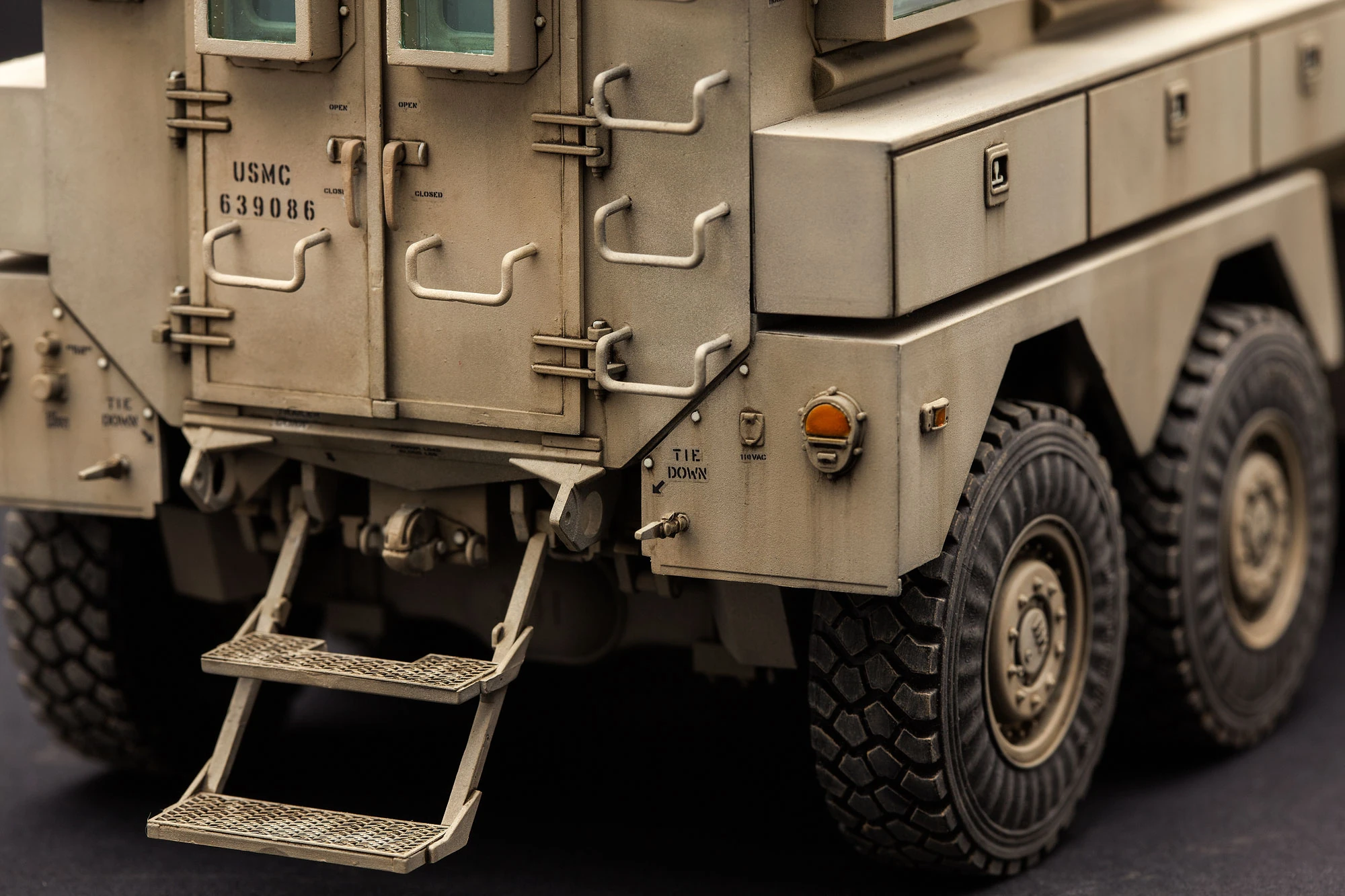MENG SS-005 1/35 U.S. COUGAR 6×6 MRAP VEHICLE ASKERİ ARAÇ MAKETİ