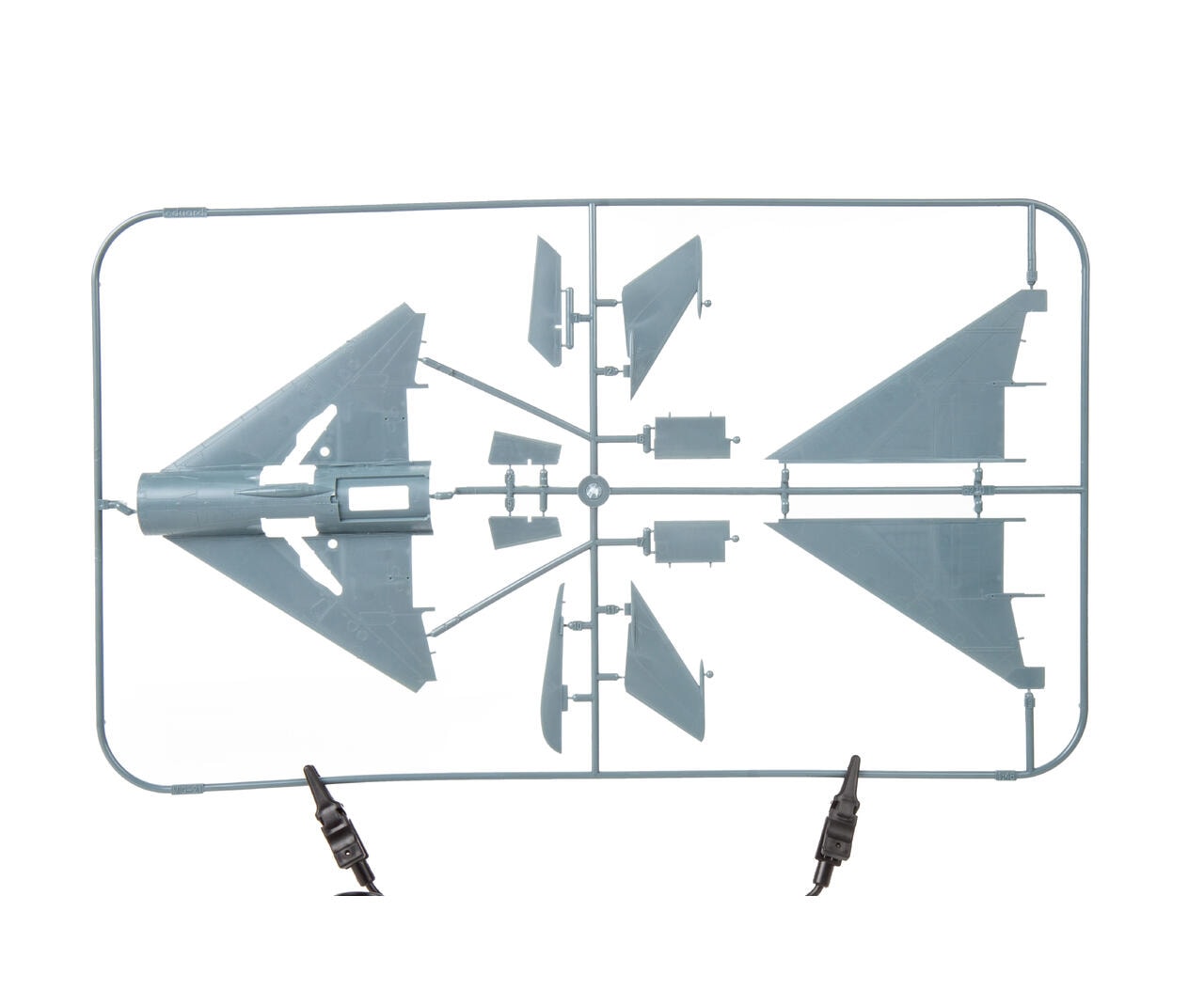 EDUARD 84202 1/48 MiG-21 PFM SAVAŞ UÇAĞI MAKETİ
