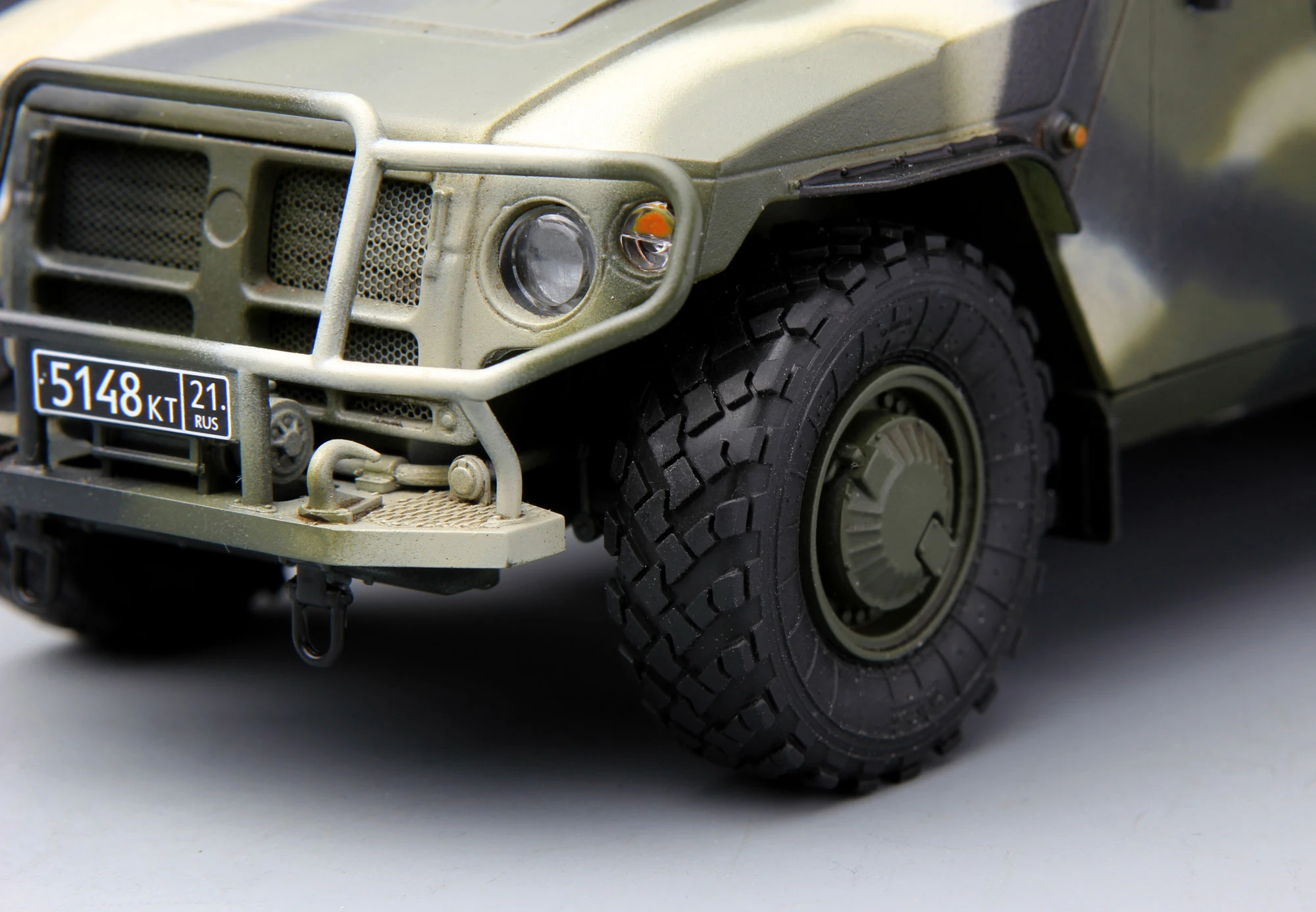 MENG VS-003 1/35 RUSSIAN ARMORED HIGH-MOBILITY VEHICLE GAZ-233014 STS “TIGER” ASKERİ ARAÇ MAKETİ