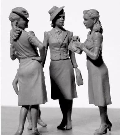 MASTER BOX 1/35 35148 “Women of WW II era”