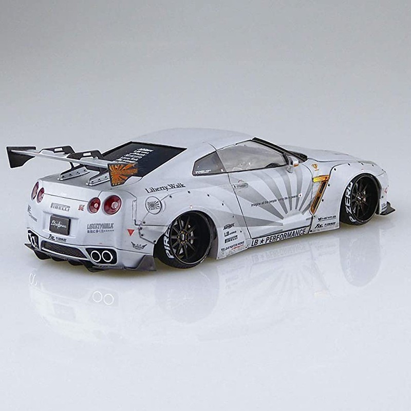 AOSHIMA 54031 1/24 Nissan R35 GT-R V2. - LB Works N 10 ARABA MAKETİ