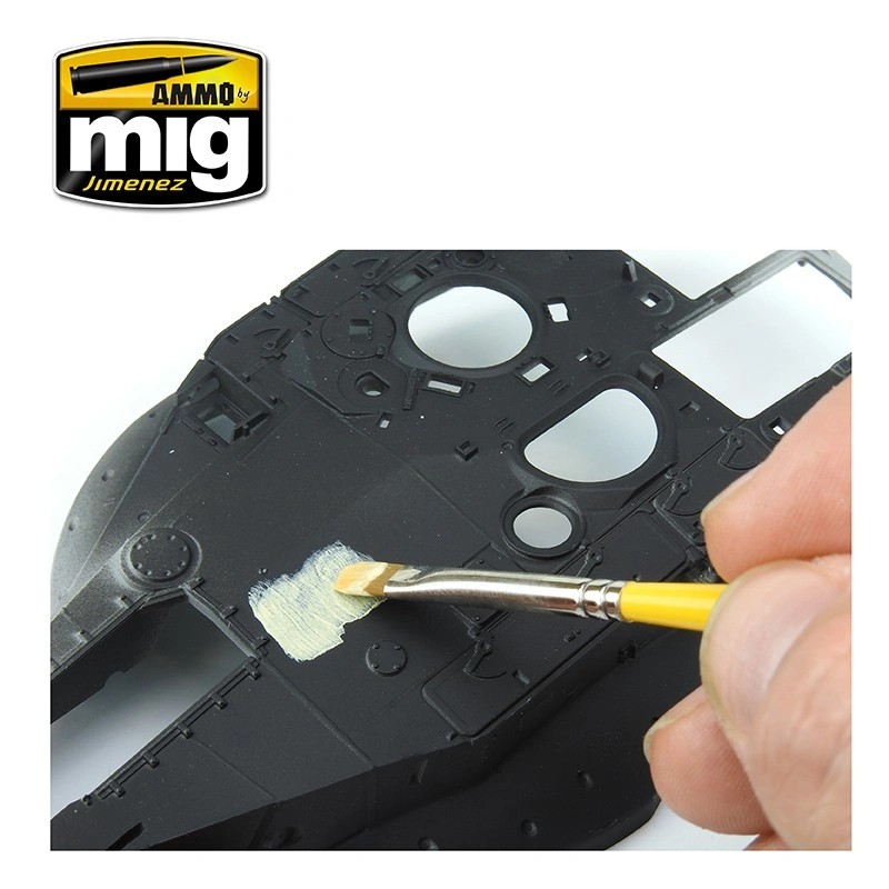 AMMO Mig 2033 ANTI-SLIP PASTE - SAND COLOR FOR 1/35