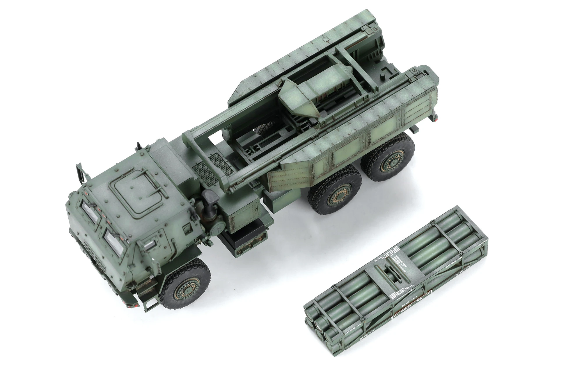 MENG 72-004 1/72 U.S. M142 HIMARS HIGH MOBILITY ARTILLERY ROCKET SYSTEM MAKETİ