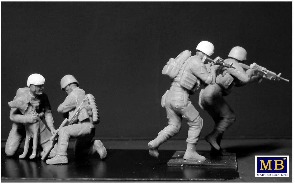 MASTER BOX 1/35 35181 "No Soldier left behind - MWD Down"