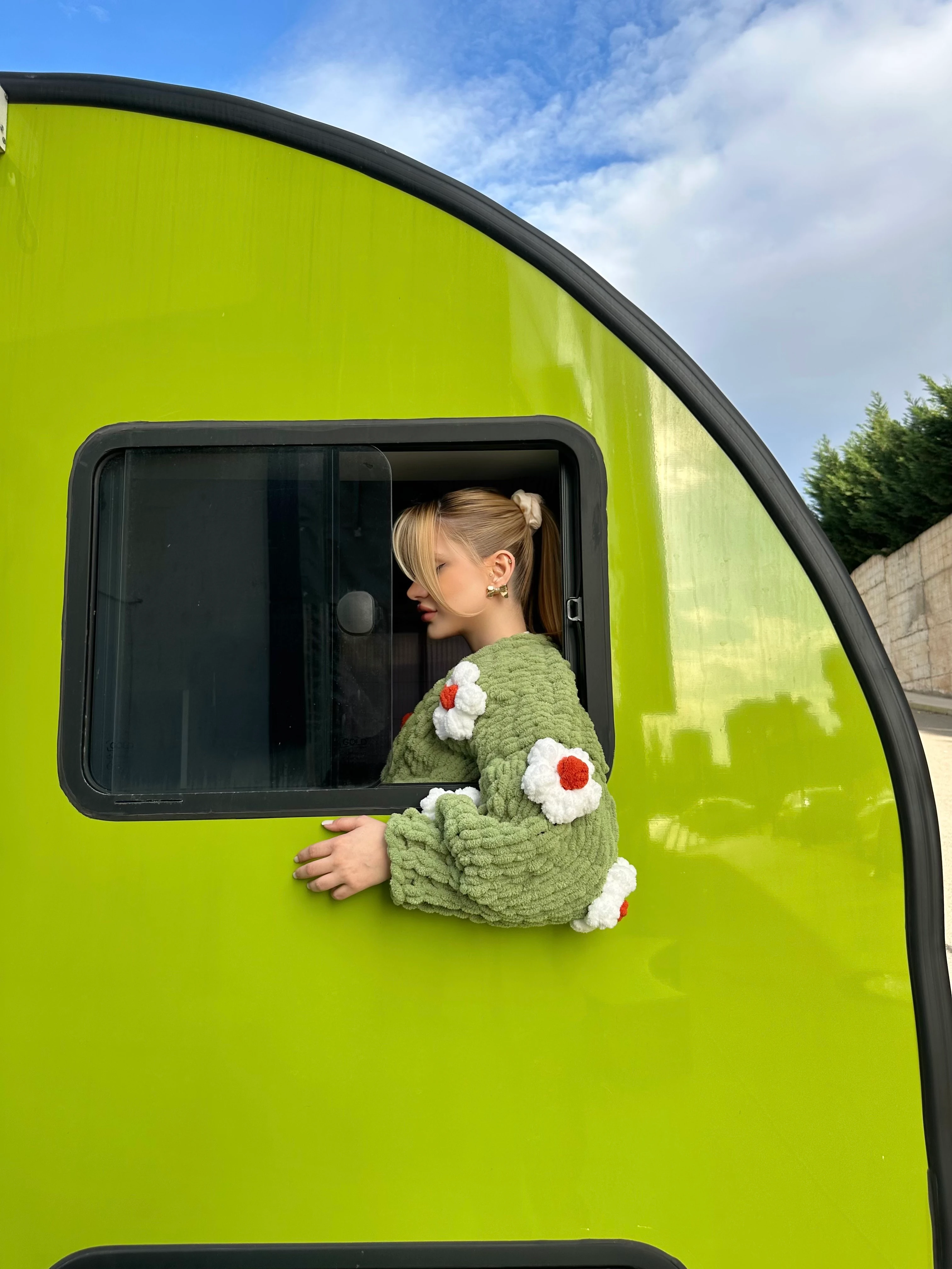 Buttercup El Örgüsü Hırka ( ÖN SİPARİŞ ÜRÜNÜDÜR KARGOLAMA 1-14 GÜN )