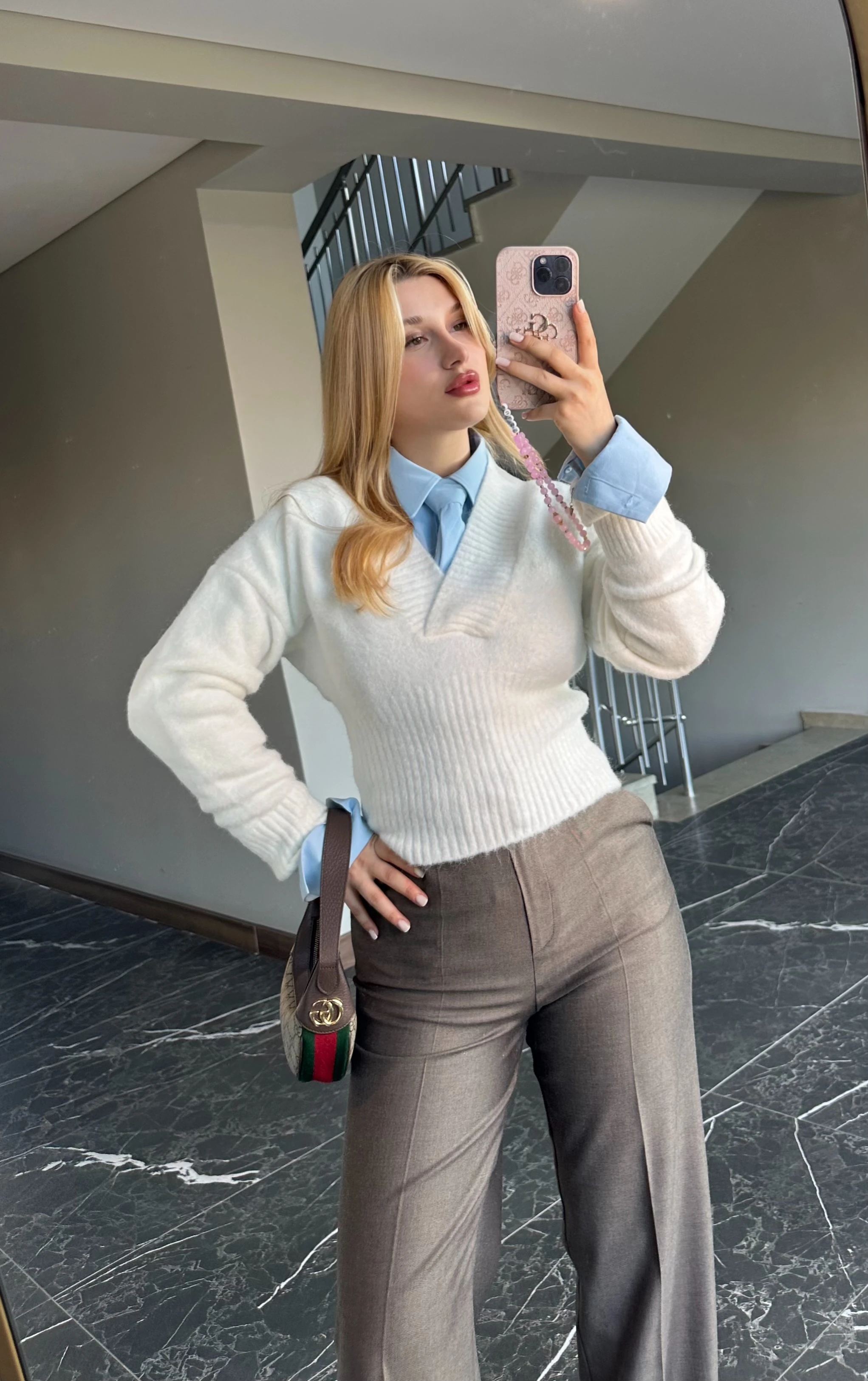 Derin V Yaka Premium Kazak - Ekru