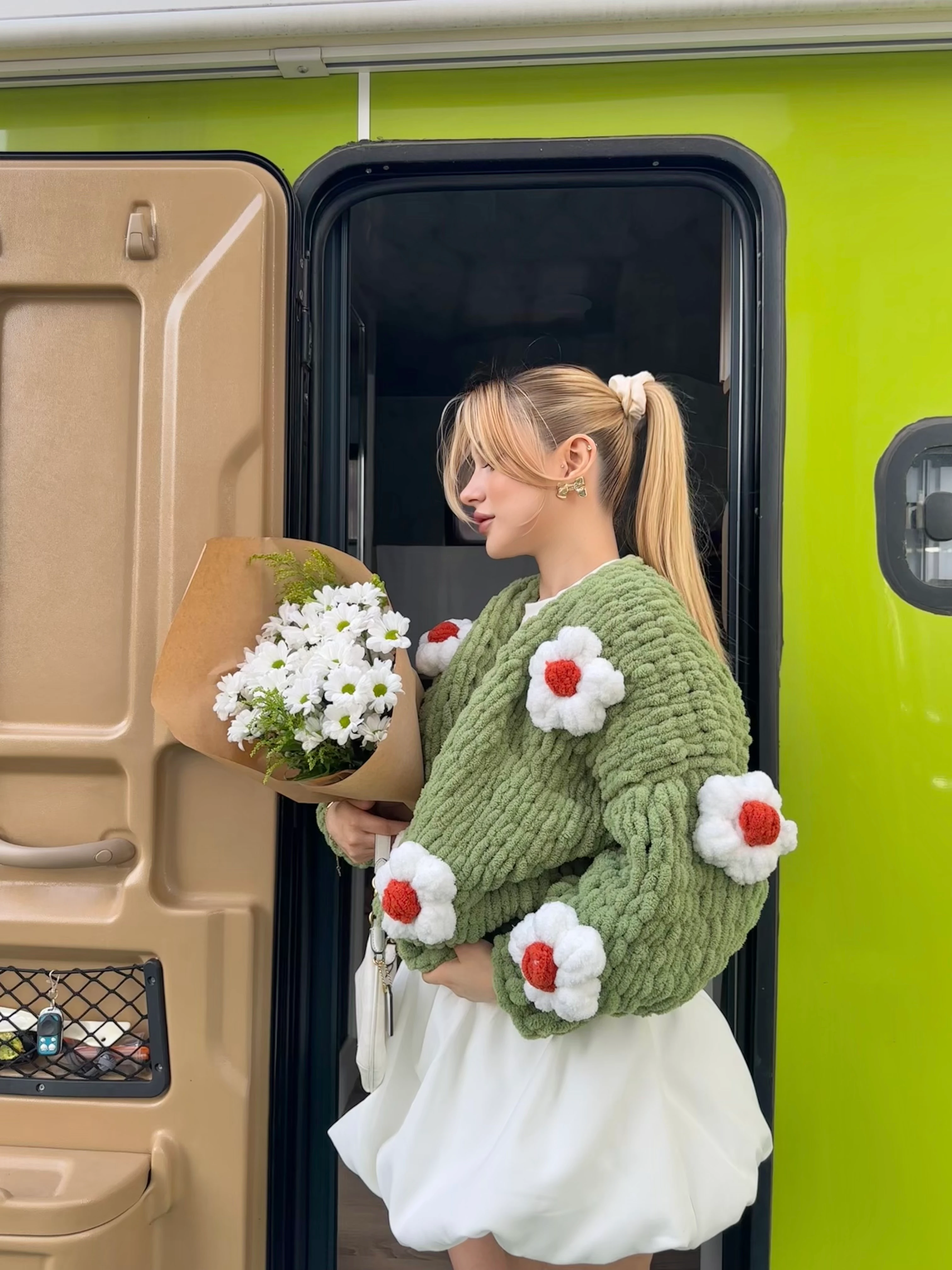 Buttercup El Örgüsü Hırka ( ÖN SİPARİŞ ÜRÜNÜDÜR KARGOLAMA 1-14 GÜN )