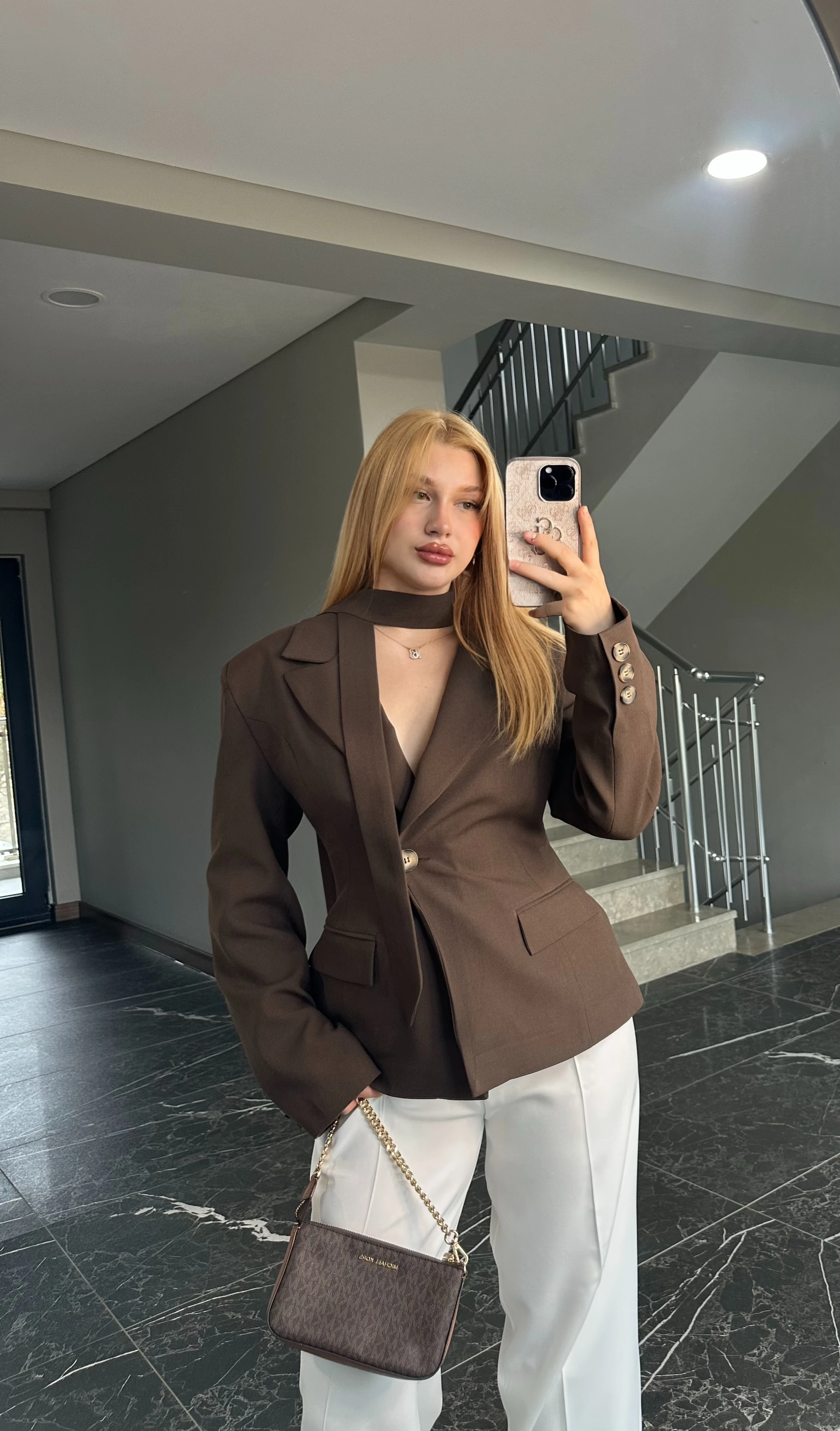 Fularlı Belden Oturtmalı Kruvaze Blazer Ceket  - Kahverengi