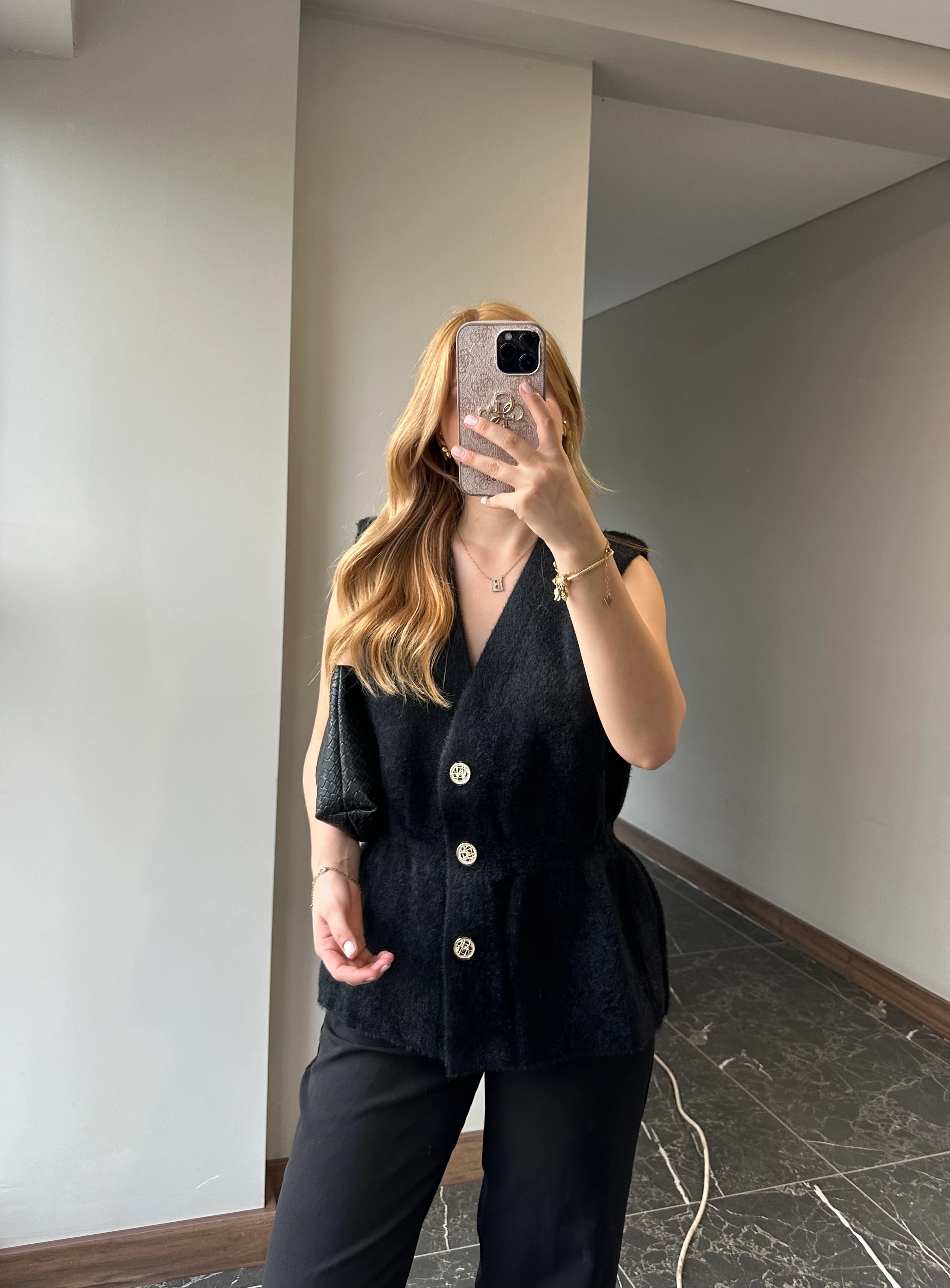 Gold Düğmeli Yelek - Siyah