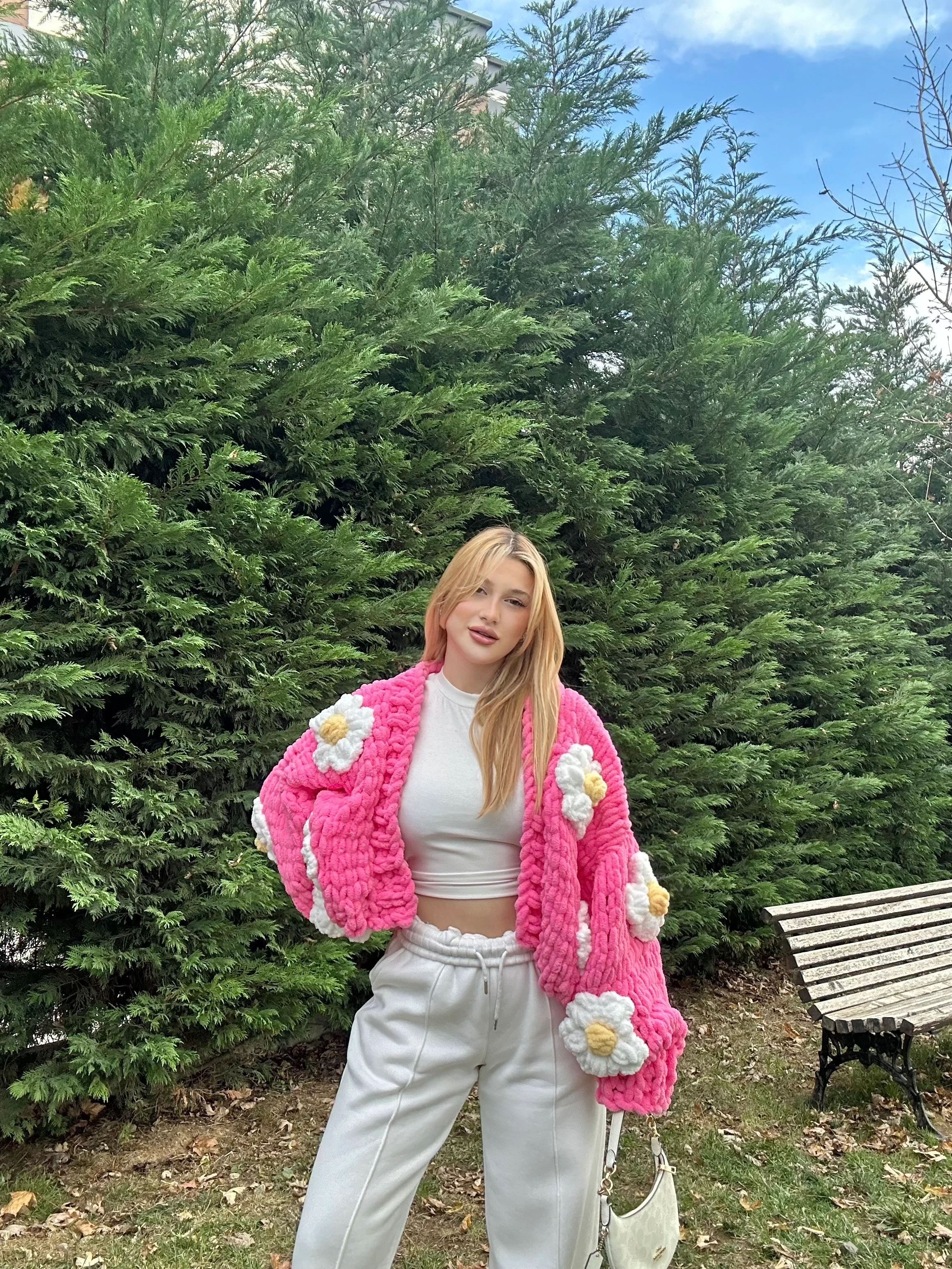 Blossom El Örgüsü Hırka (ÖN SİPARİŞ ÜRÜNÜDÜR KARGOLAMA 1-14 GÜN )