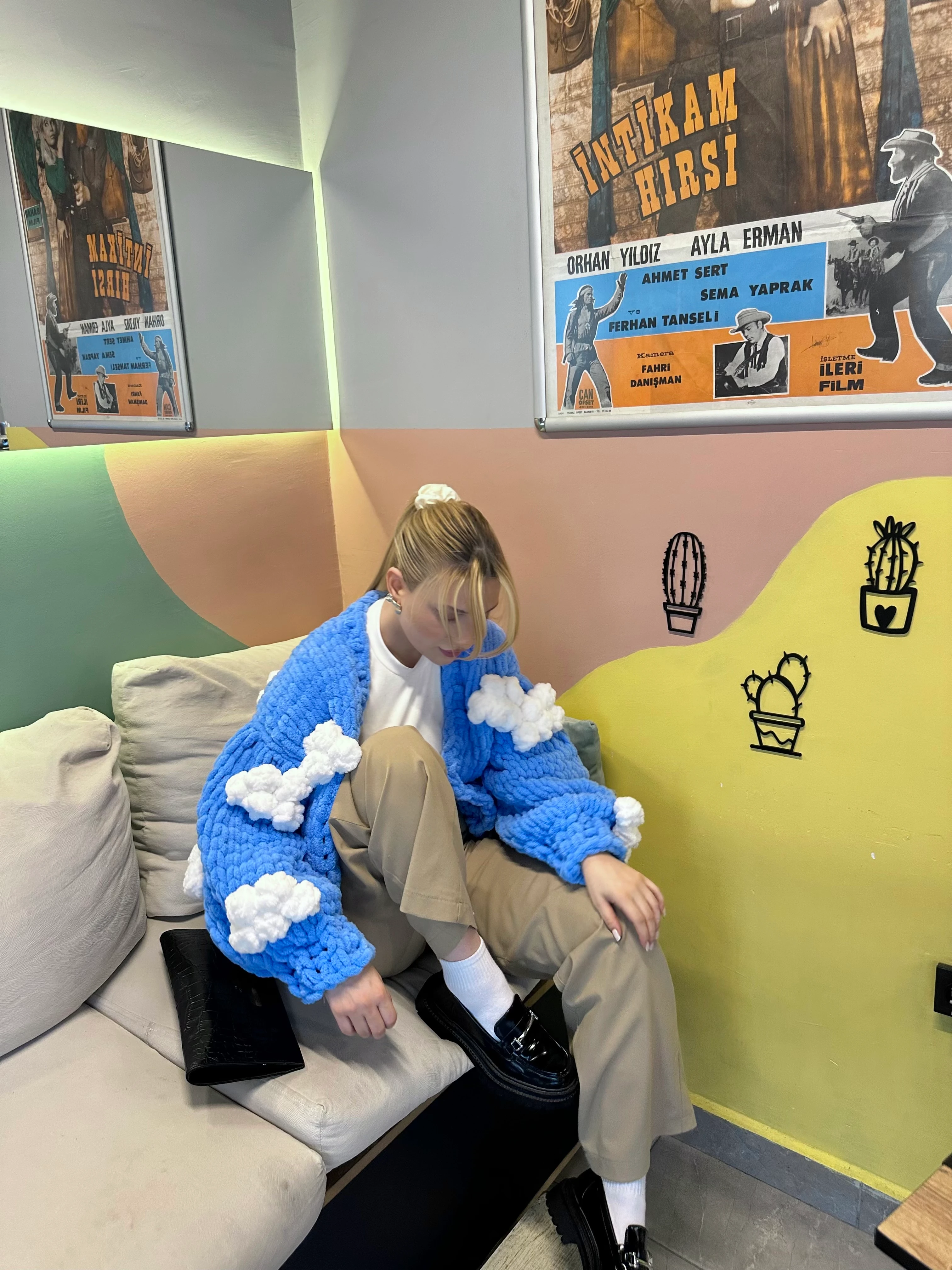 Bubbles El Örgüsü Hırka ( ÖN SİPARİŞ ÜRÜNÜDÜR KARGOLAMA 1-14 GÜN )