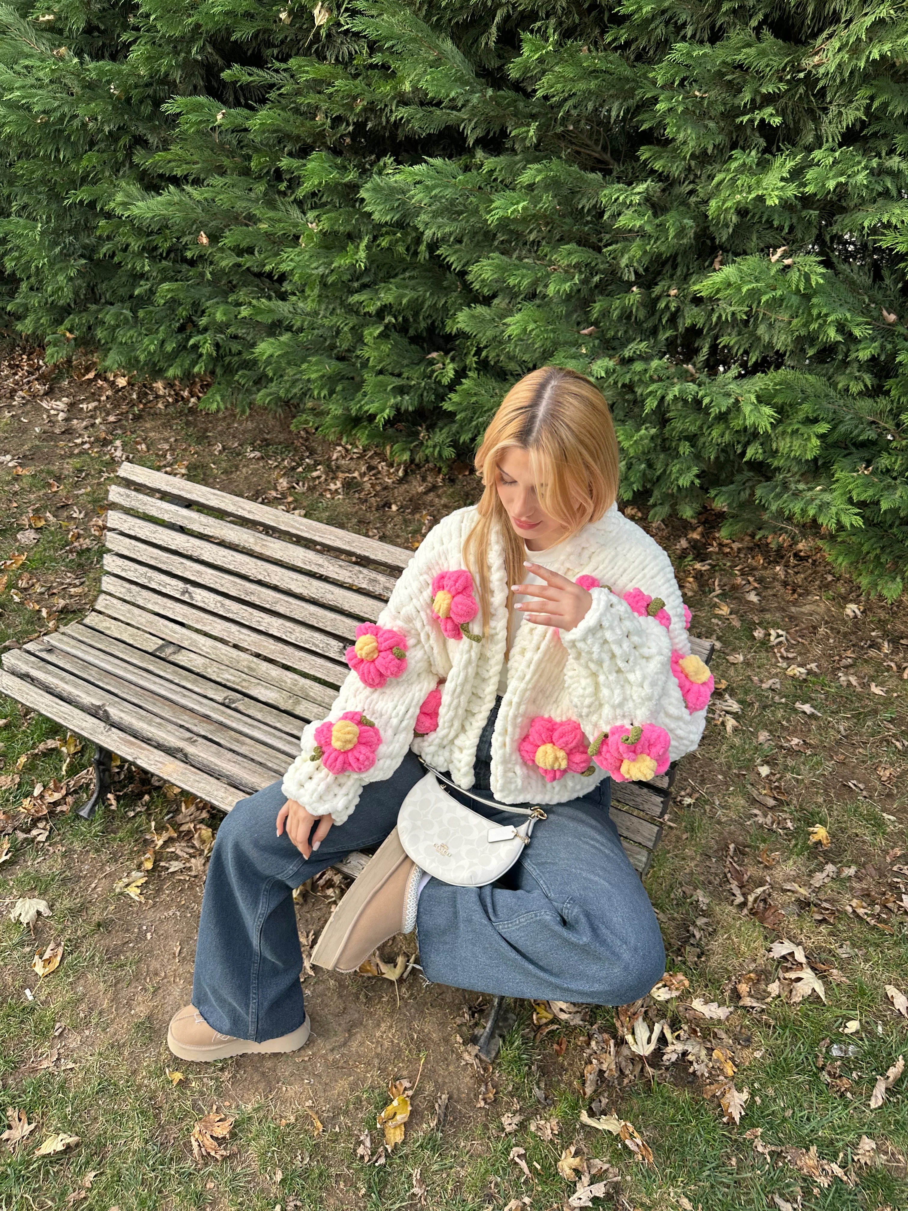 Sweet Petal Hırka ( ÖN SİPARİŞ ÜRÜNÜDÜR KARGOLAMA 1-14 GÜN )