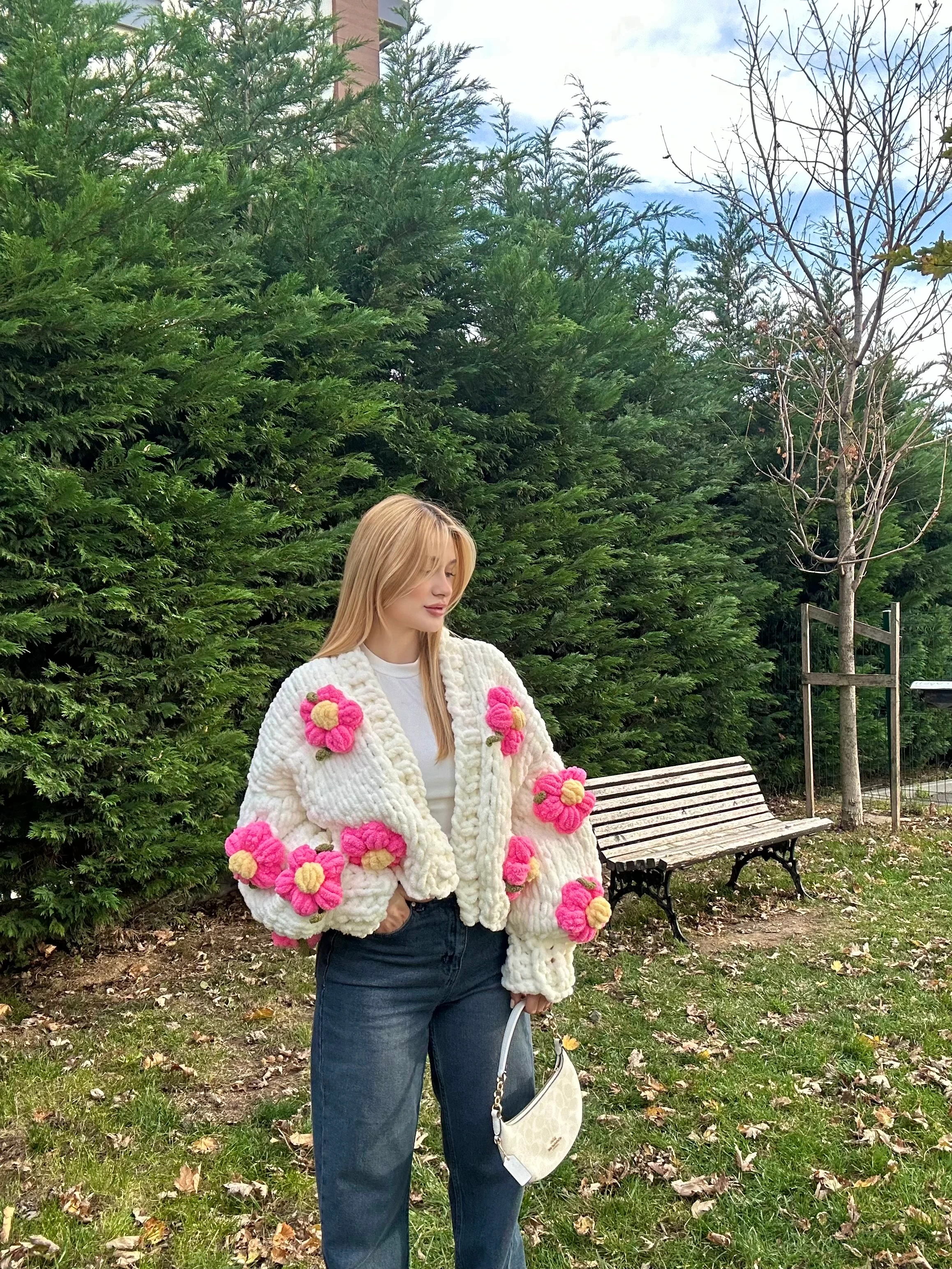 Sweet Petal Hırka ( ÖN SİPARİŞ ÜRÜNÜDÜR KARGOLAMA 1-14 GÜN )