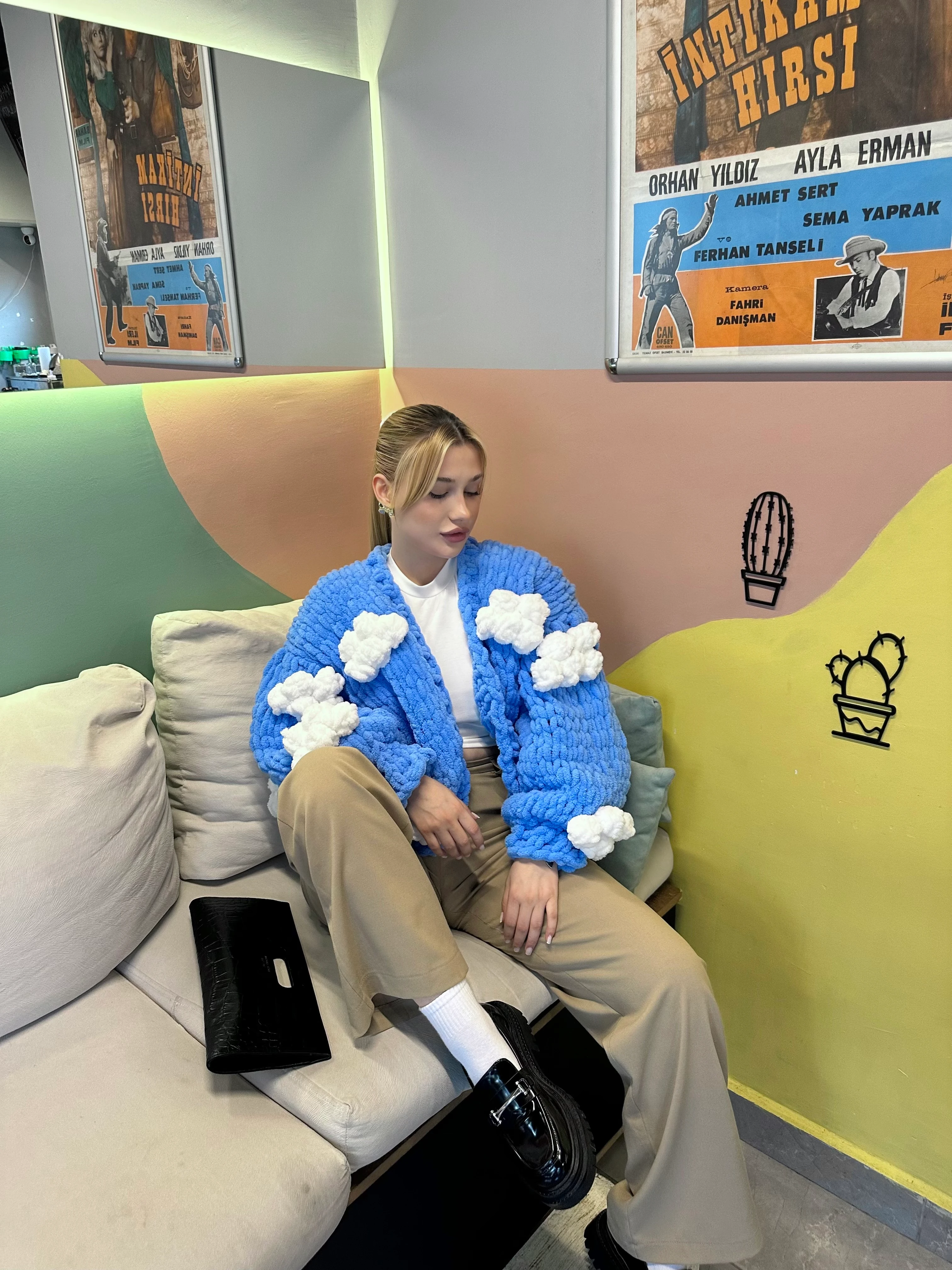 Bubbles El Örgüsü Hırka ( ÖN SİPARİŞ ÜRÜNÜDÜR KARGOLAMA 1-14 GÜN )